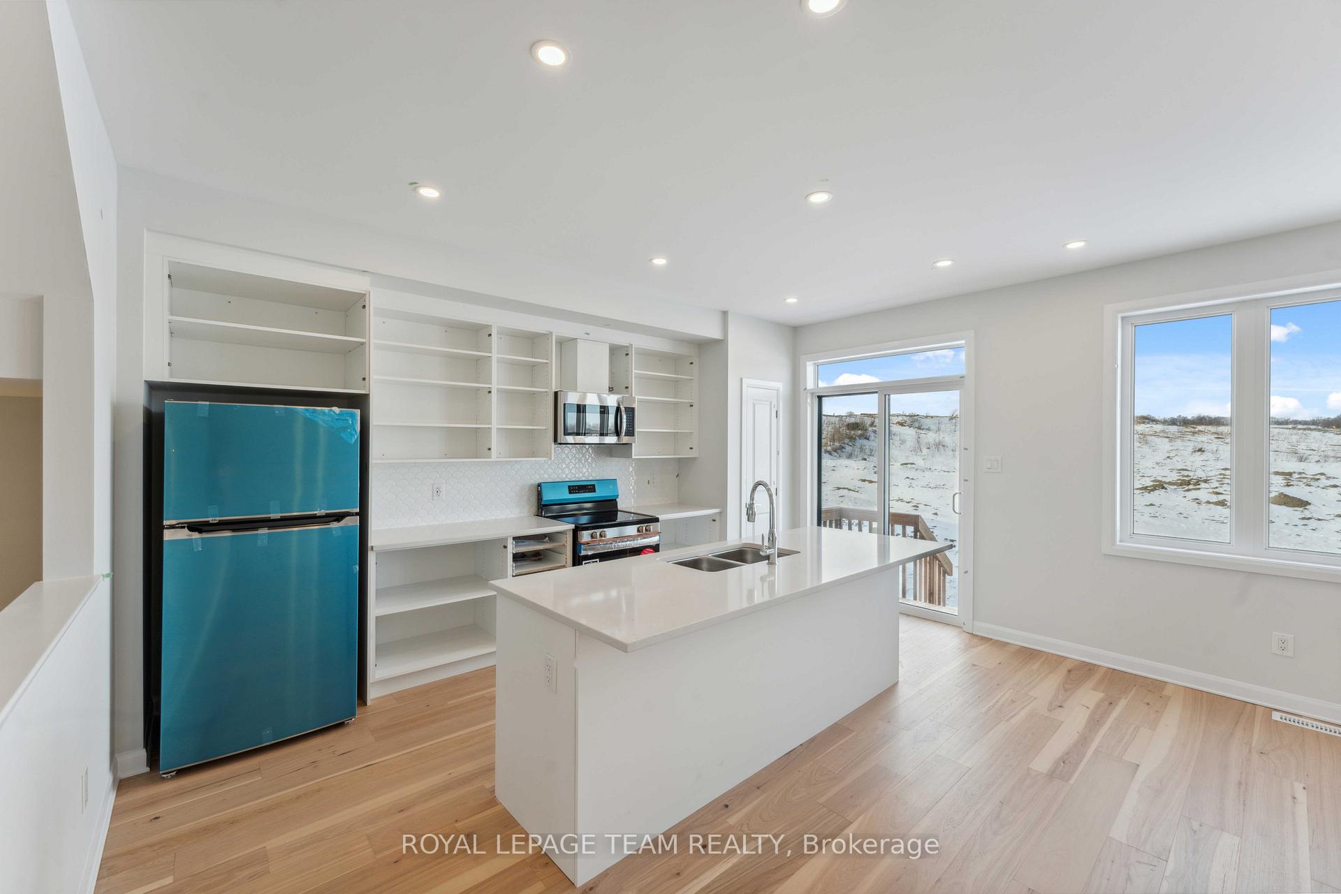 Photo 7 of 134 Invention Boulevard, Ottawa, Kanata - Morgan's Grant/South March — HOMEH