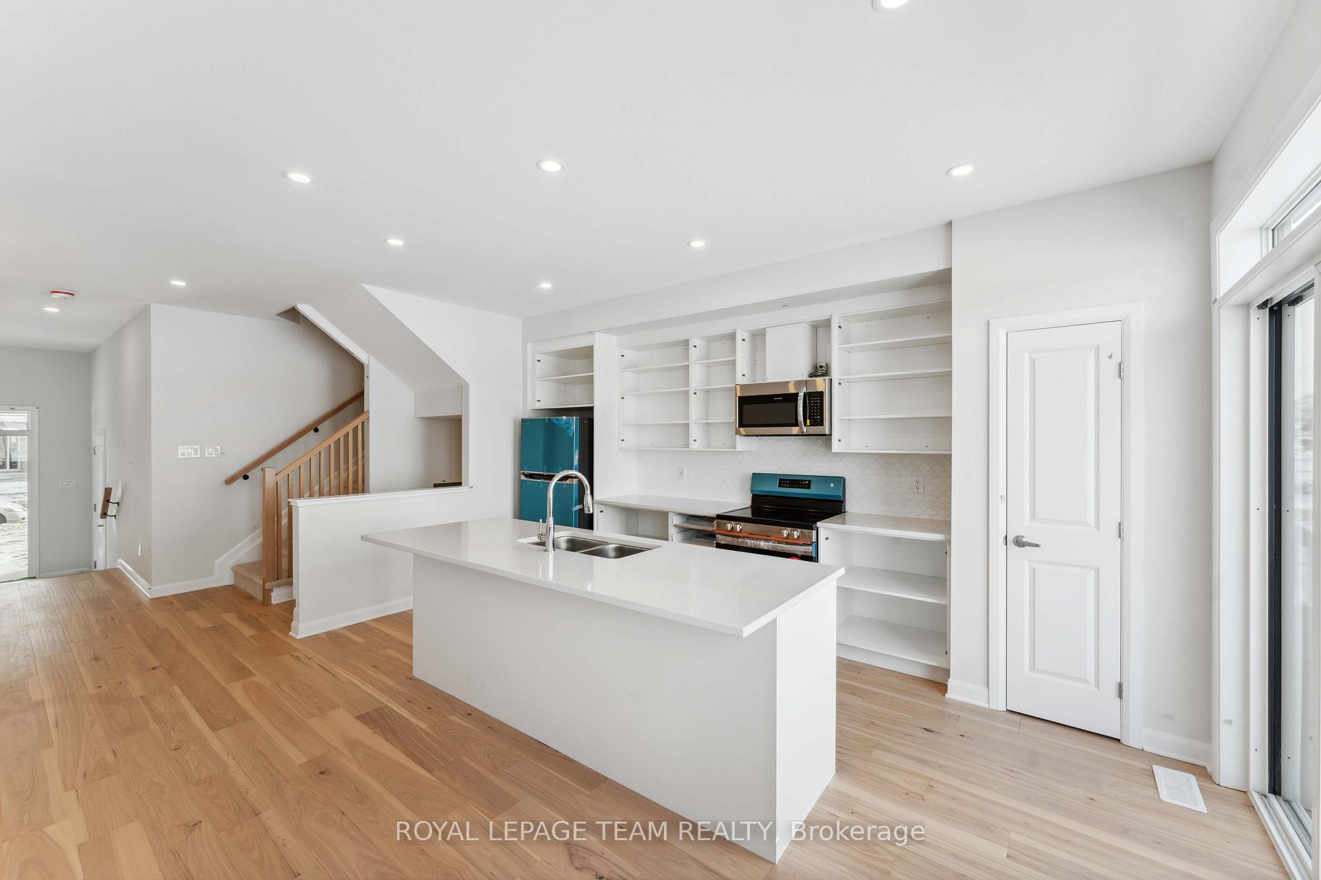 Photo 12 of 134 Invention Boulevard, Ottawa, Kanata - Morgan's Grant/South March — HOMEH