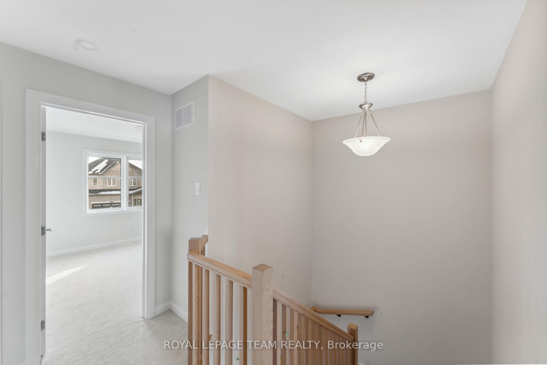 Photo 14 of 134 Invention Boulevard, Ottawa, Kanata - Morgan's Grant/South March — HOMEH