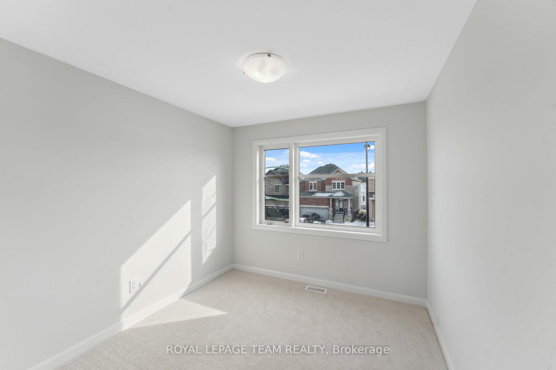 Photo 19 of 134 Invention Boulevard, Ottawa, Kanata - Morgan's Grant/South March — HOMEH