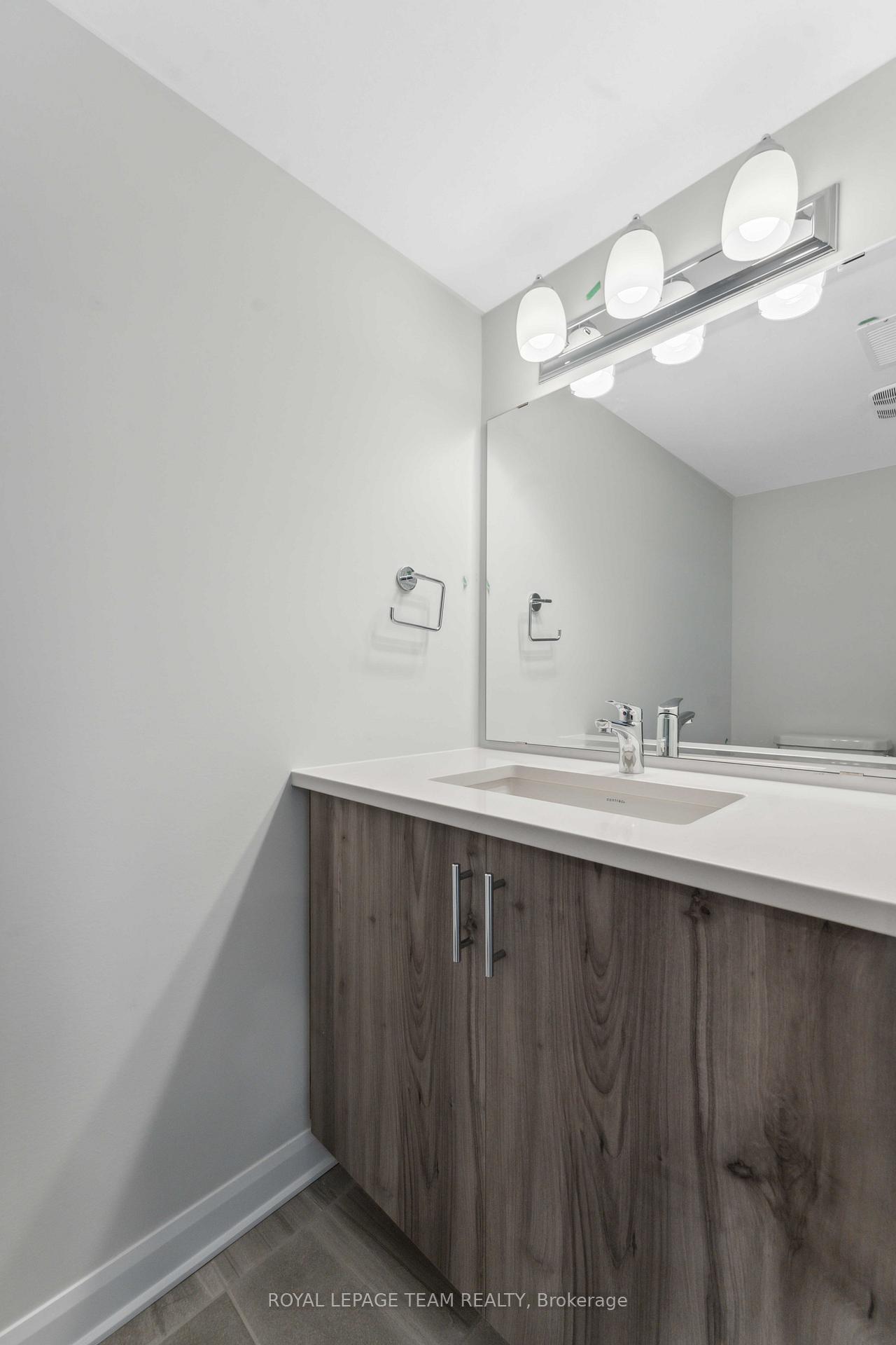 Photo 29 of 134 Invention Boulevard, Ottawa, Kanata - Morgan's Grant/South March — HOMEH