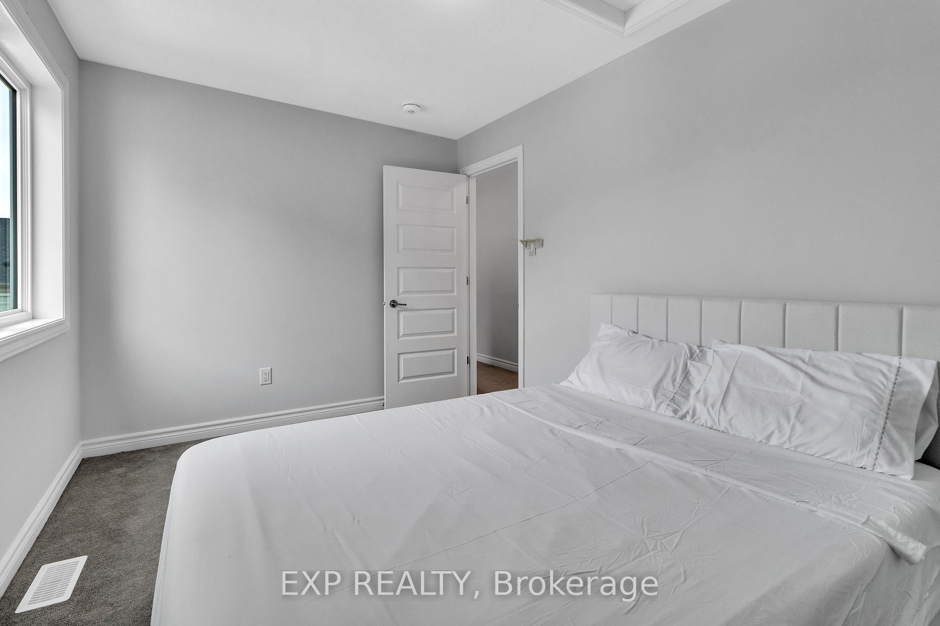 Photo 7 of 128 Gelderland, Ottawa, Kanata - Emerald Meadows/Trailwest — HOMEH