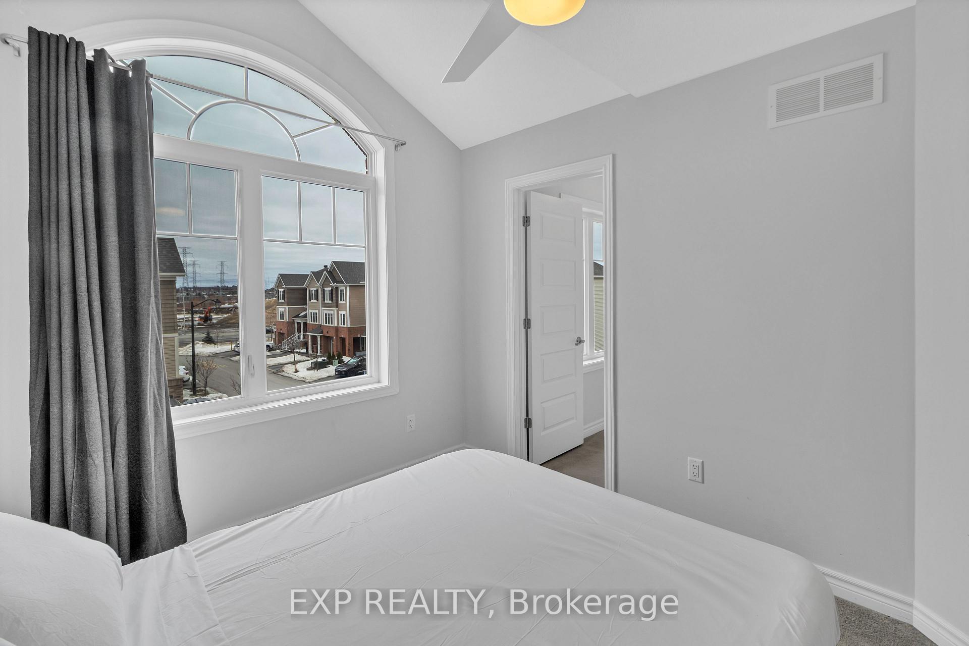 Photo 10 of 128 Gelderland, Ottawa, Kanata - Emerald Meadows/Trailwest — HOMEH