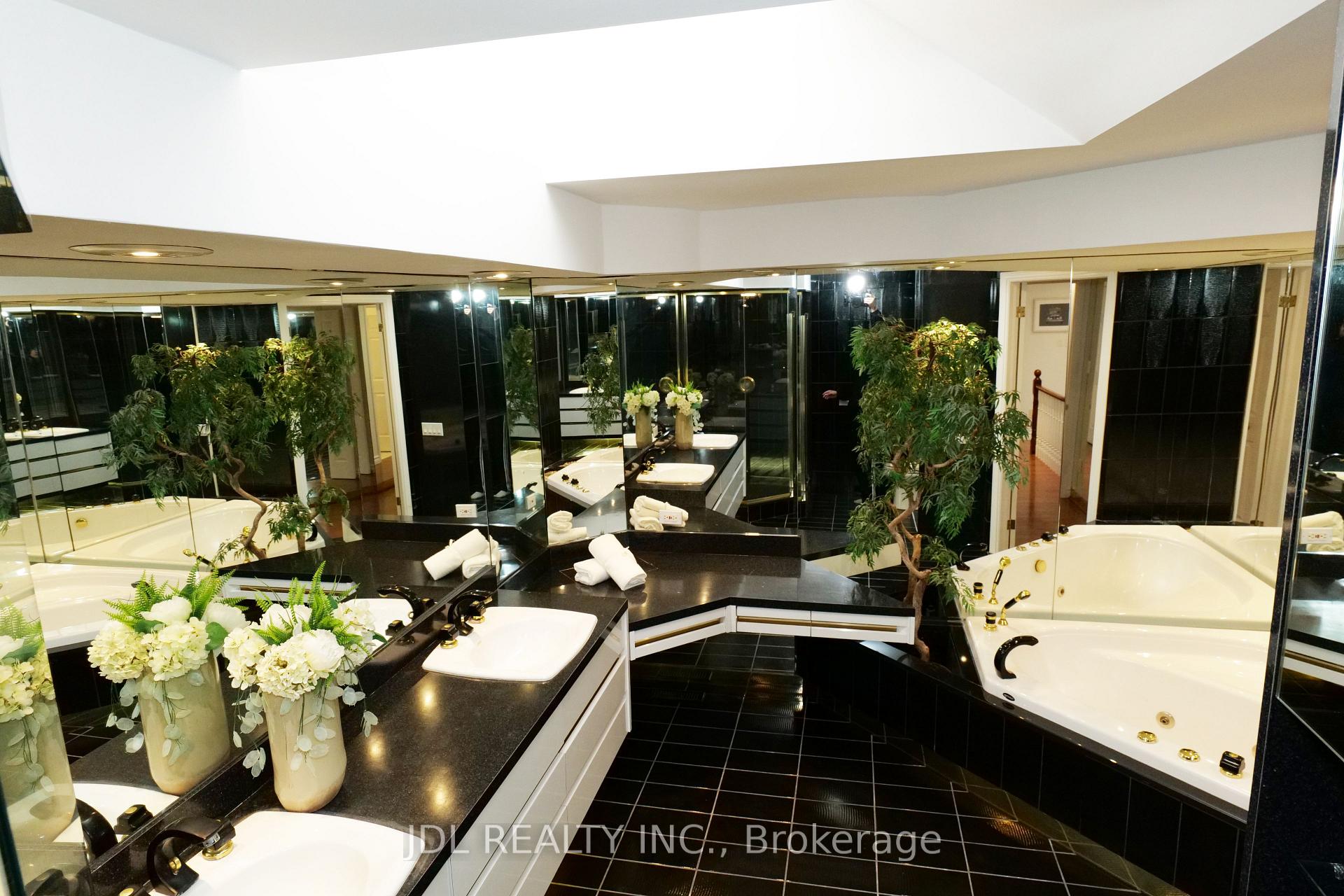 Photo 16 of 15 Lang Road E, Markham, Thornlea — HOMEH