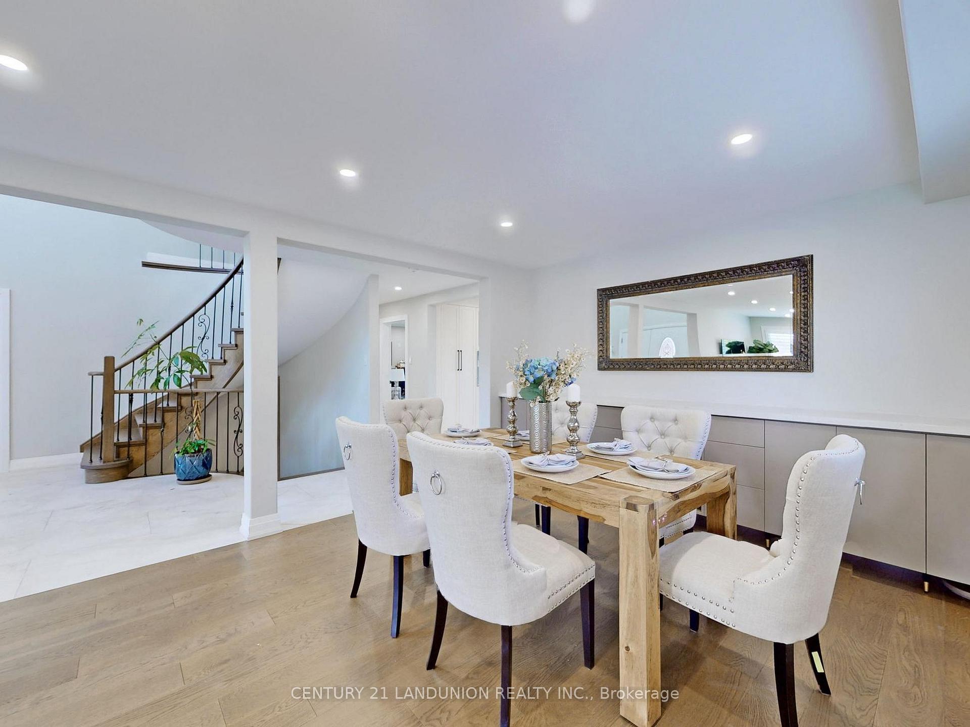 Photo 8 of 18 Ravenhill Crescent, Markham, Milliken Mills East — HOMEH