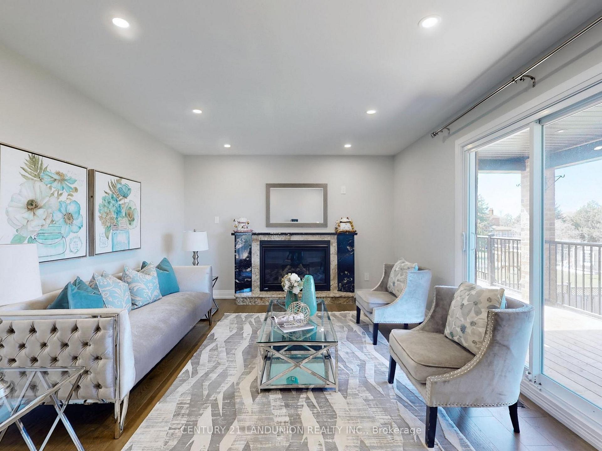 Photo 10 of 18 Ravenhill Crescent, Markham, Milliken Mills East — HOMEH