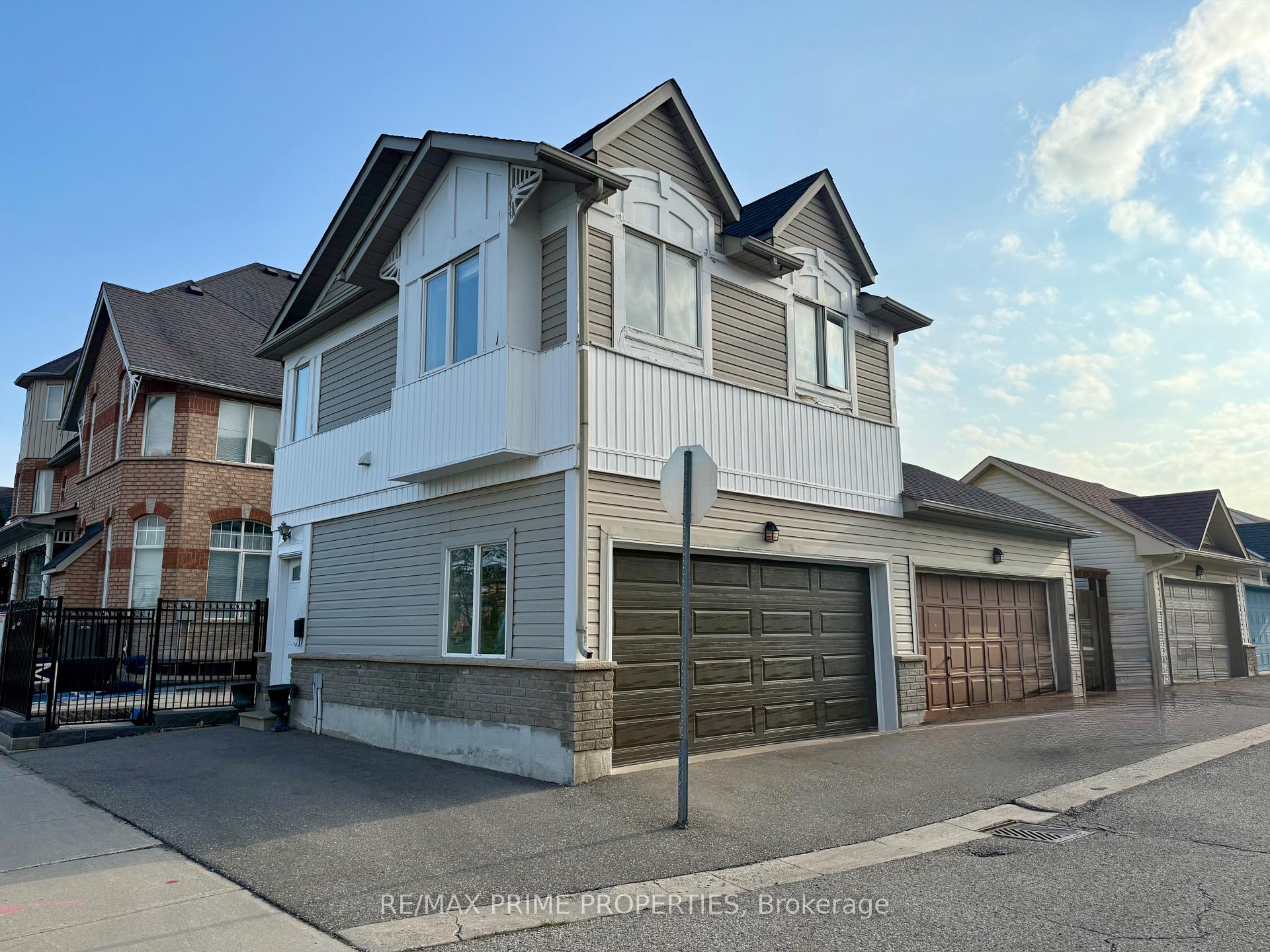Front of Unit Coach, 46 Glendennan Avenue
