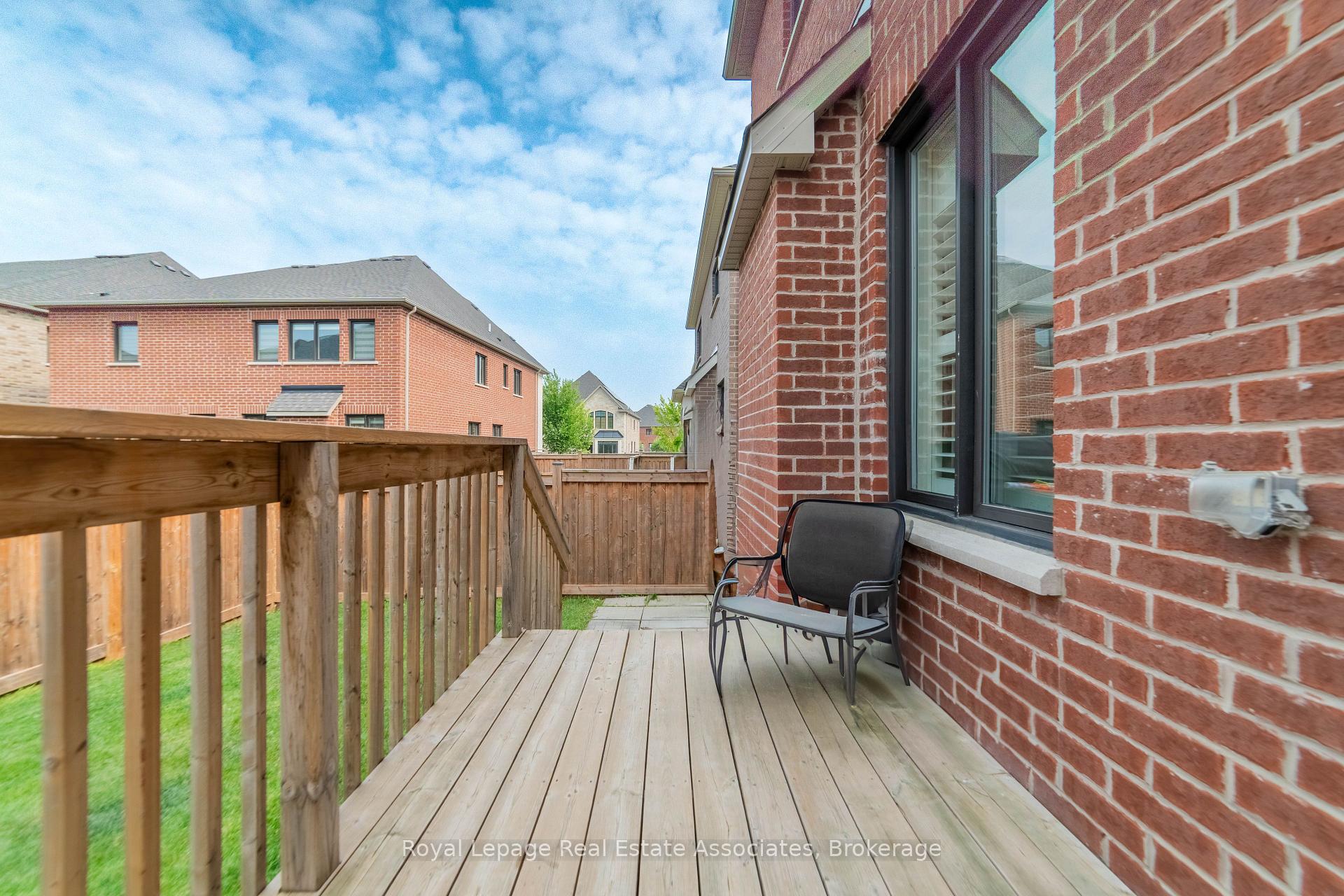 Photo 38 of 1267 Raspberry Terrace, Milton, Ford — HOMEH