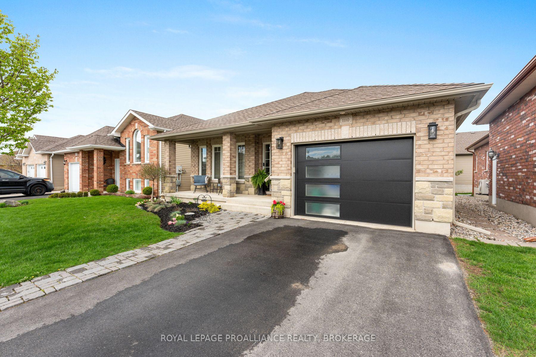 Photo 2 of 1110 Crossfield Avenue, Kingston, City Northwest — HOMEH