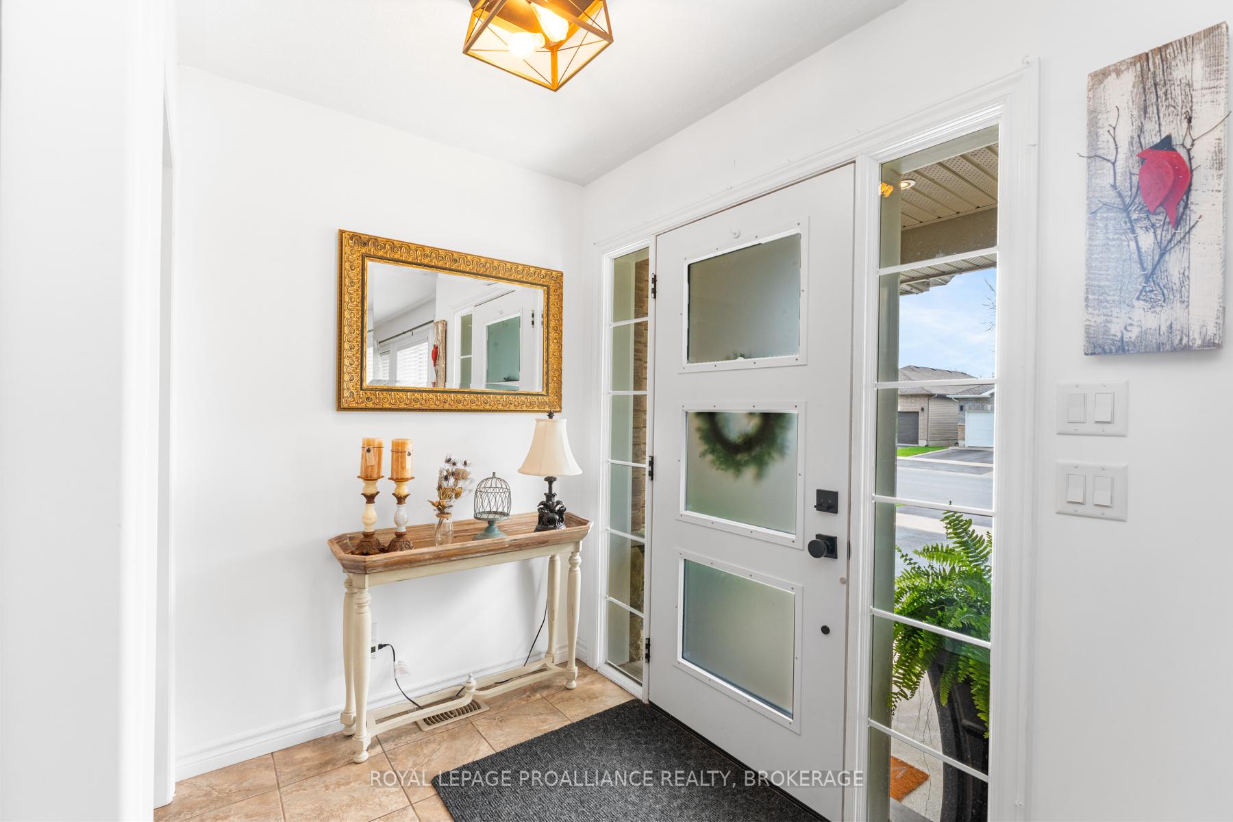 Photo 5 of 1110 Crossfield Avenue, Kingston, City Northwest — HOMEH