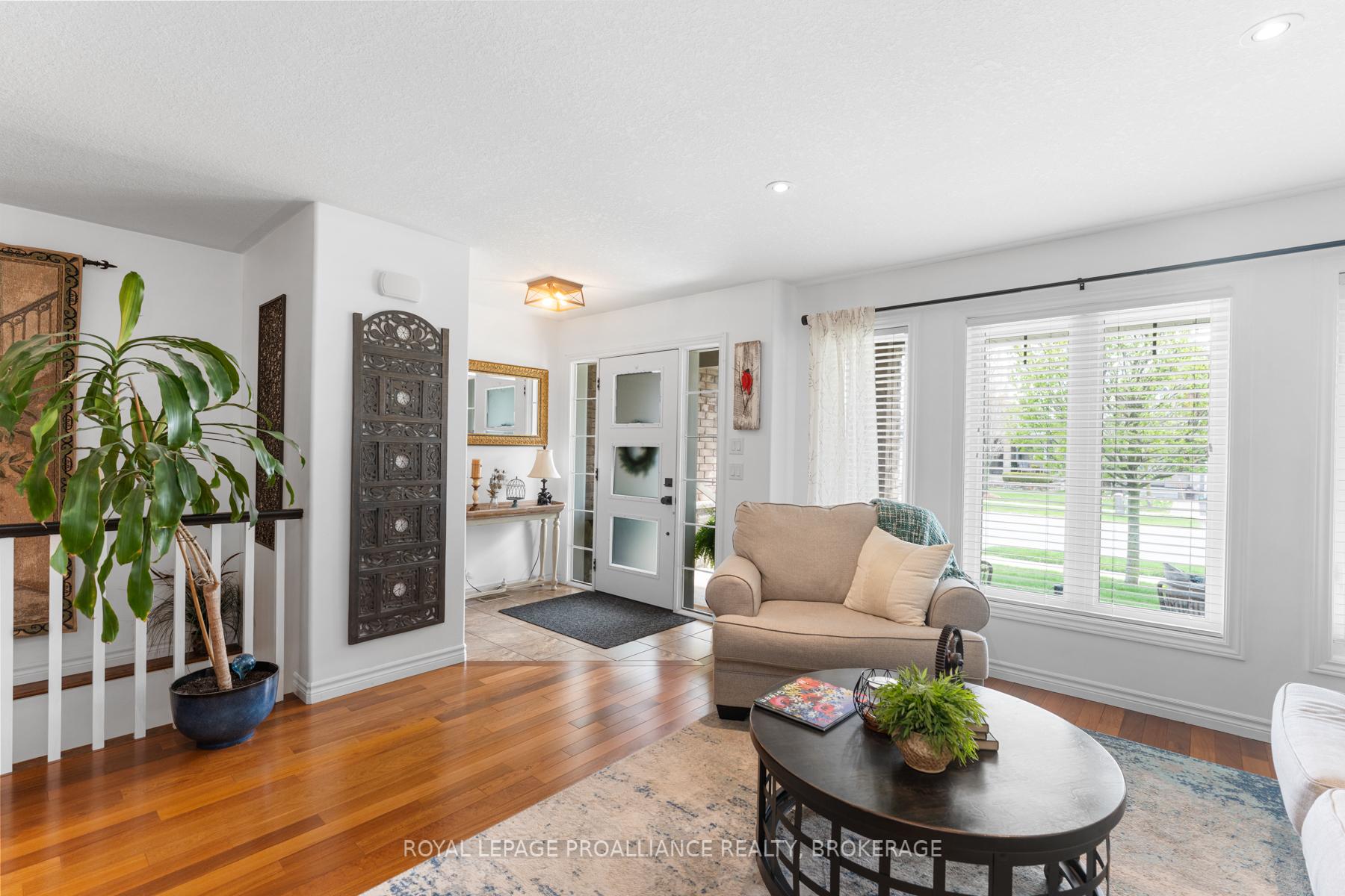 Photo 7 of 1110 Crossfield Avenue, Kingston, City Northwest — HOMEH