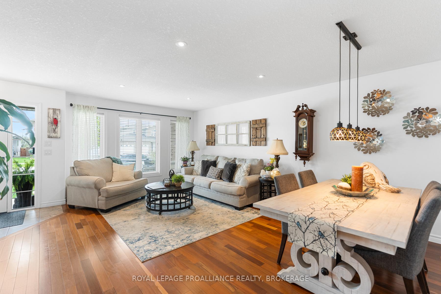 Photo 9 of 1110 Crossfield Avenue, Kingston, City Northwest — HOMEH