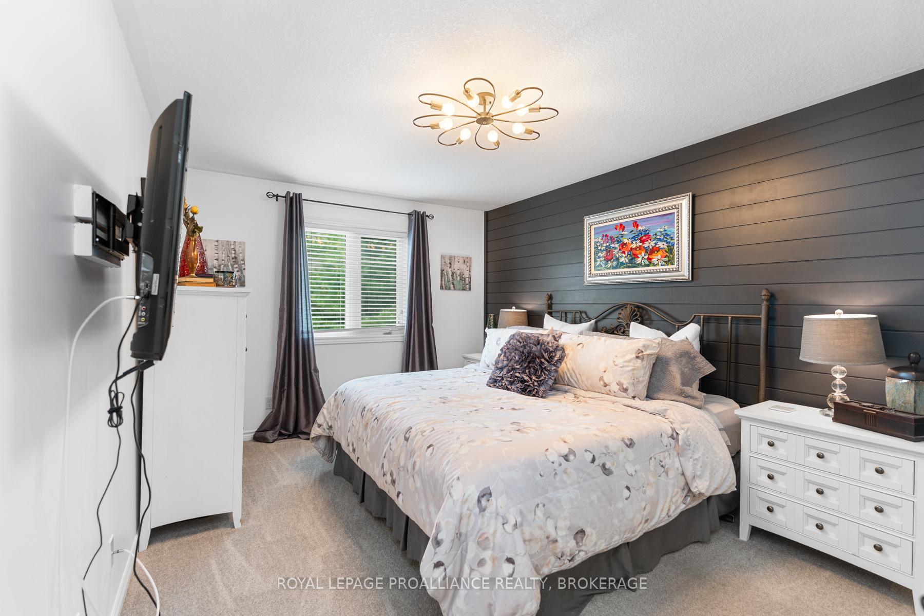 Photo 11 of 1110 Crossfield Avenue, Kingston, City Northwest — HOMEH