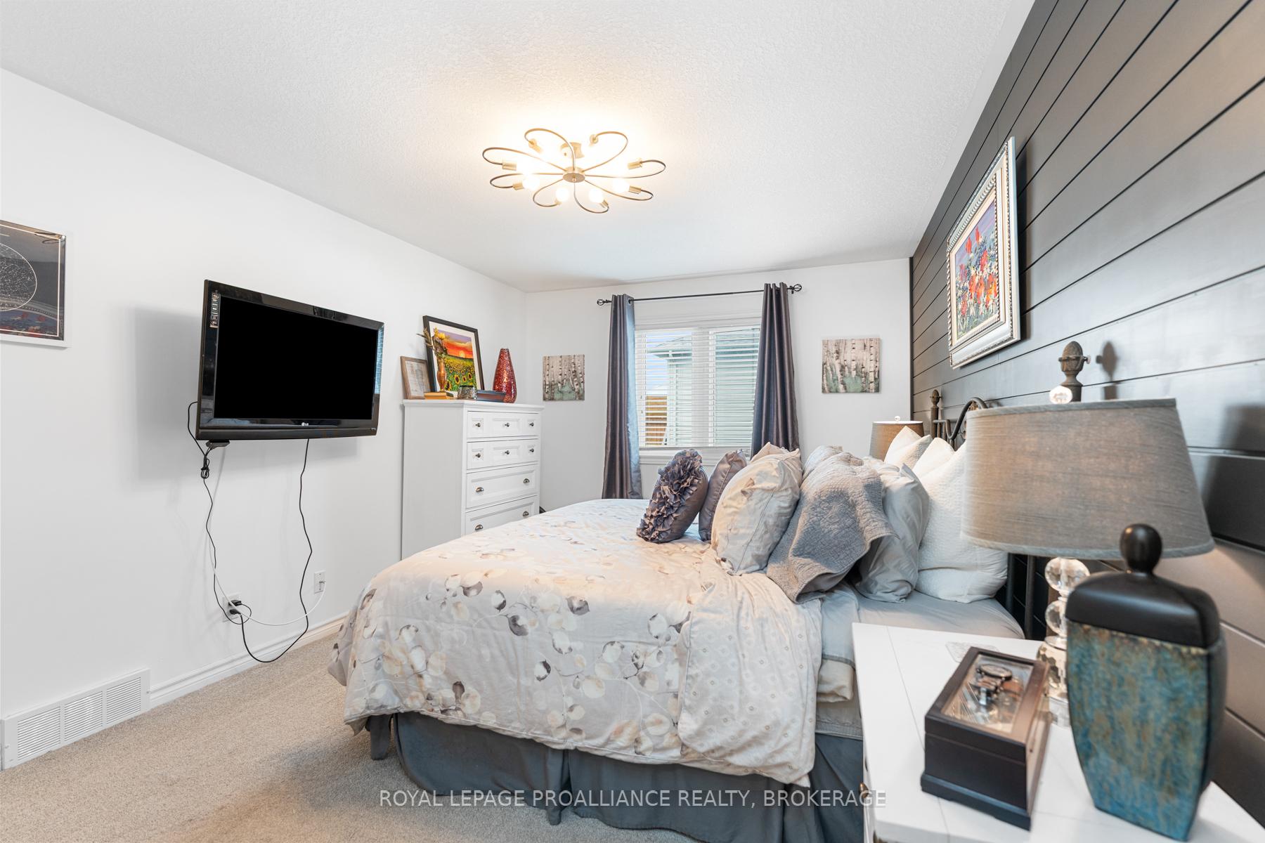 Photo 15 of 1110 Crossfield Avenue, Kingston, City Northwest — HOMEH