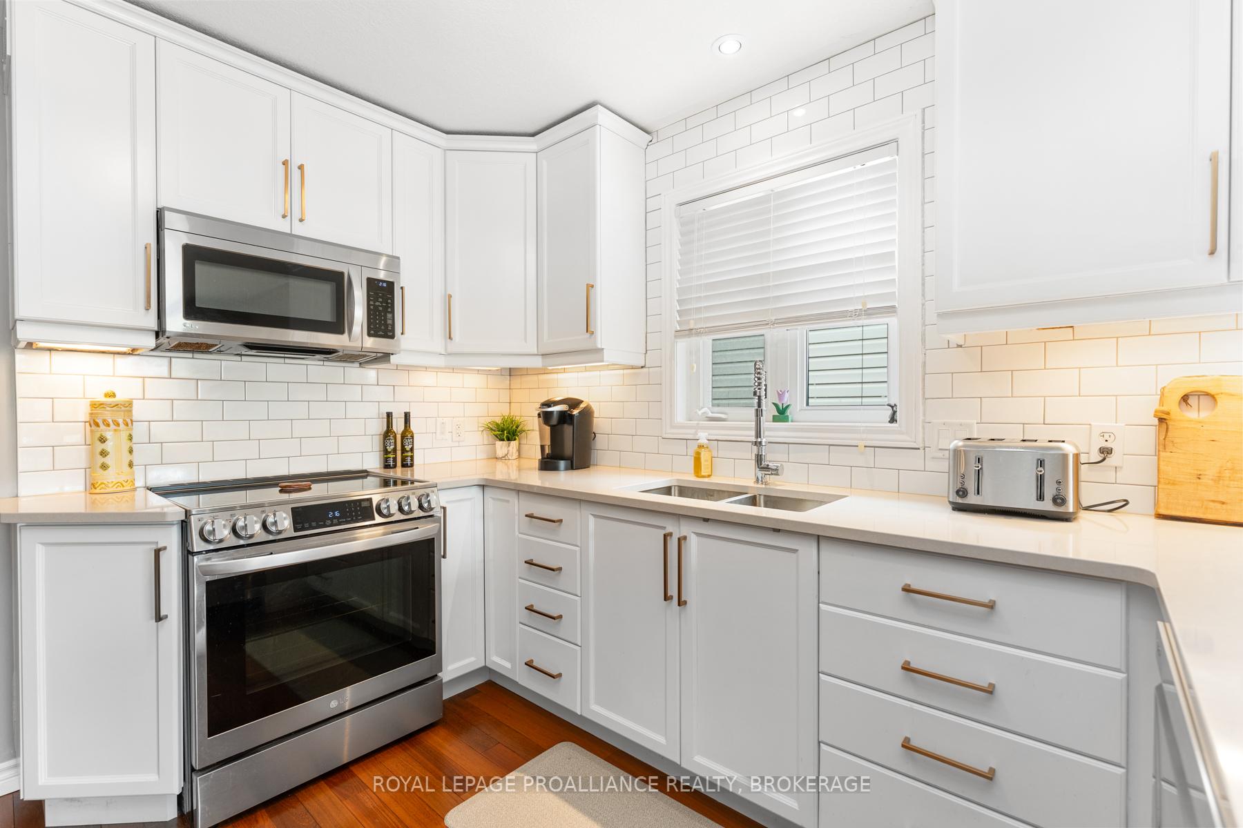 Photo 23 of 1110 Crossfield Avenue, Kingston, City Northwest — HOMEH
