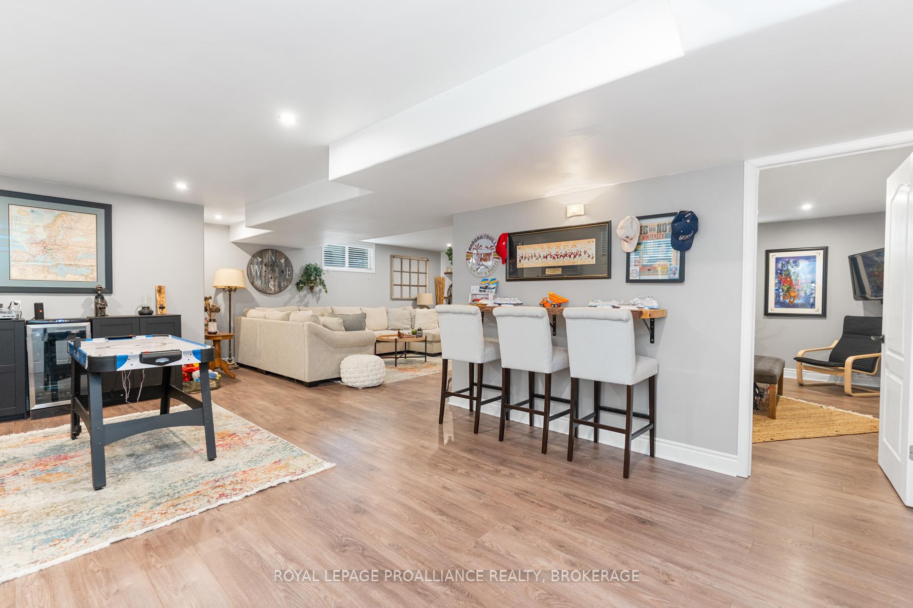 Photo 33 of 1110 Crossfield Avenue, Kingston, City Northwest — HOMEH