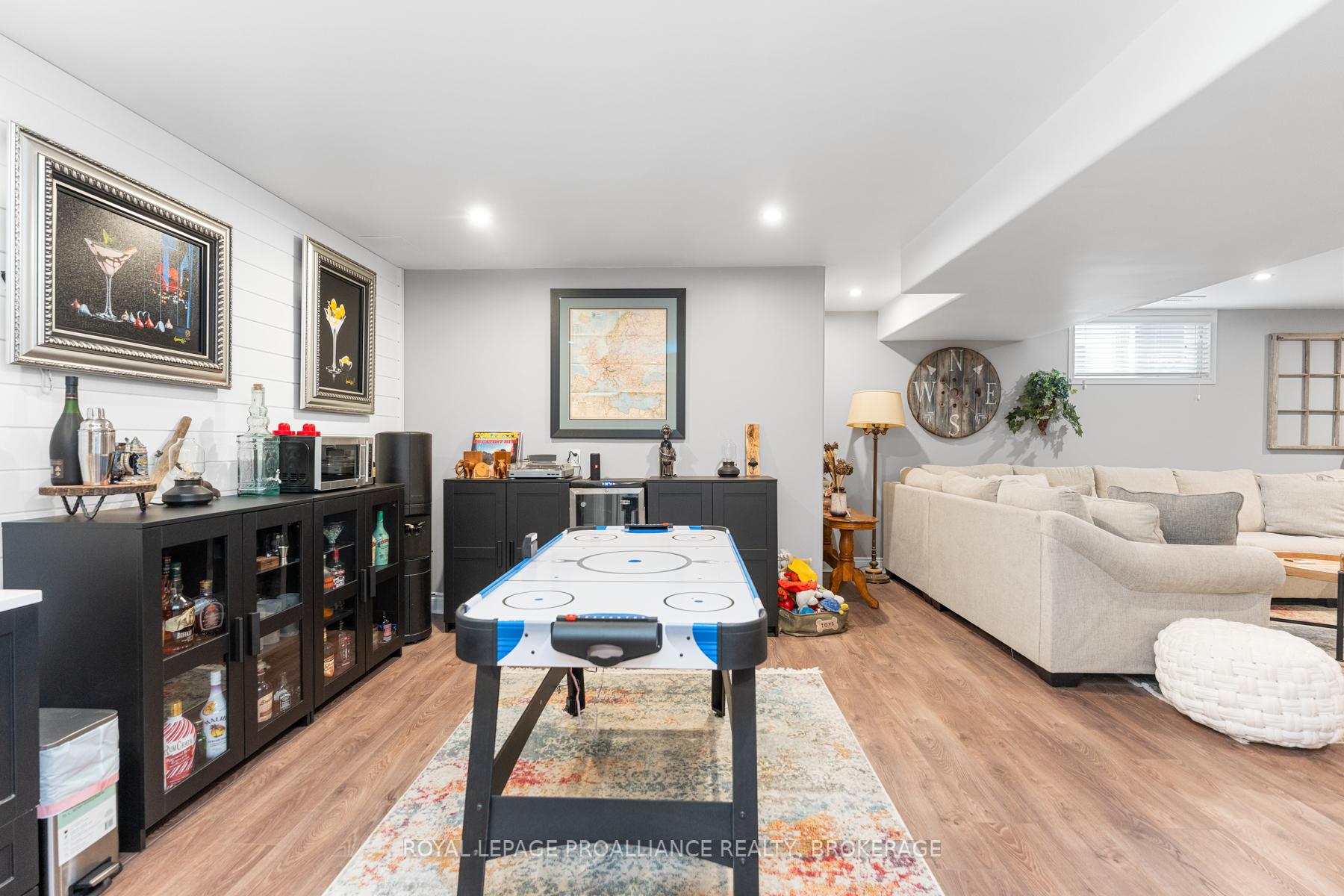 Photo 34 of 1110 Crossfield Avenue, Kingston, City Northwest — HOMEH