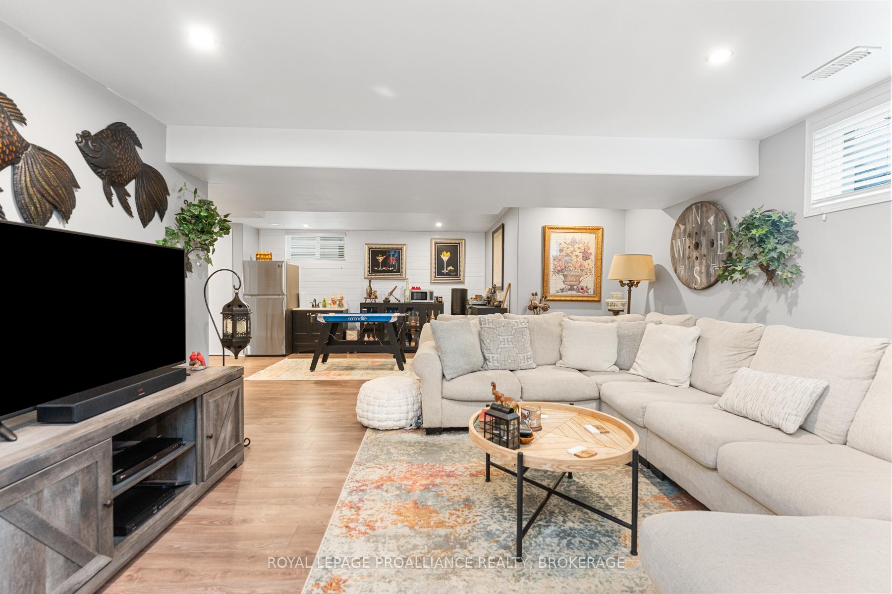 Photo 37 of 1110 Crossfield Avenue, Kingston, City Northwest — HOMEH
