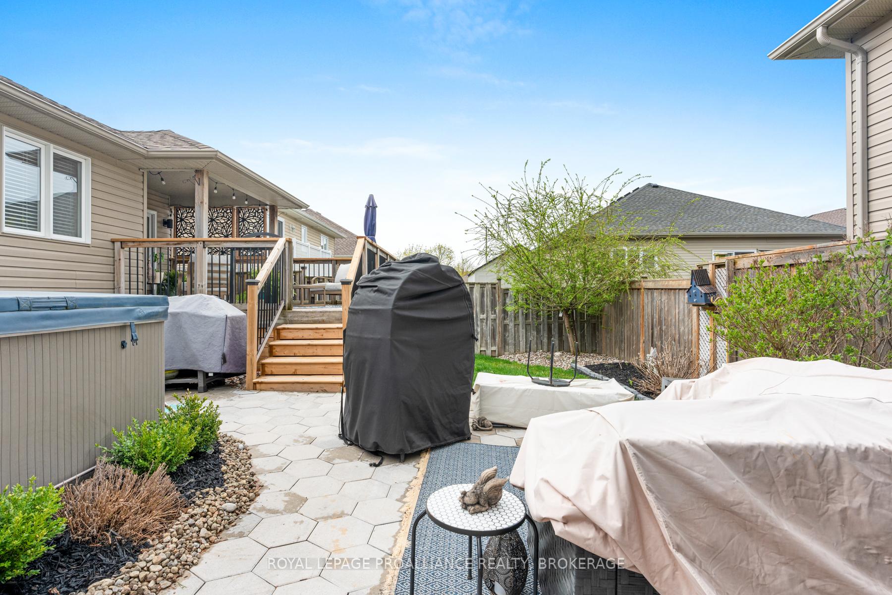 Photo 41 of 1110 Crossfield Avenue, Kingston, City Northwest — HOMEH