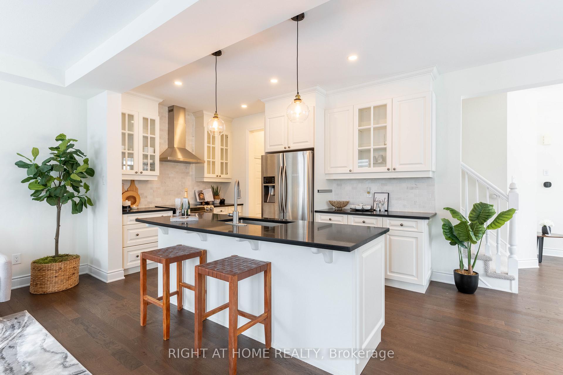 Photo 6 of 156 Cranesbill Road, Ottawa, Kanata - Emerald Meadows/Trailwest — HOMEH