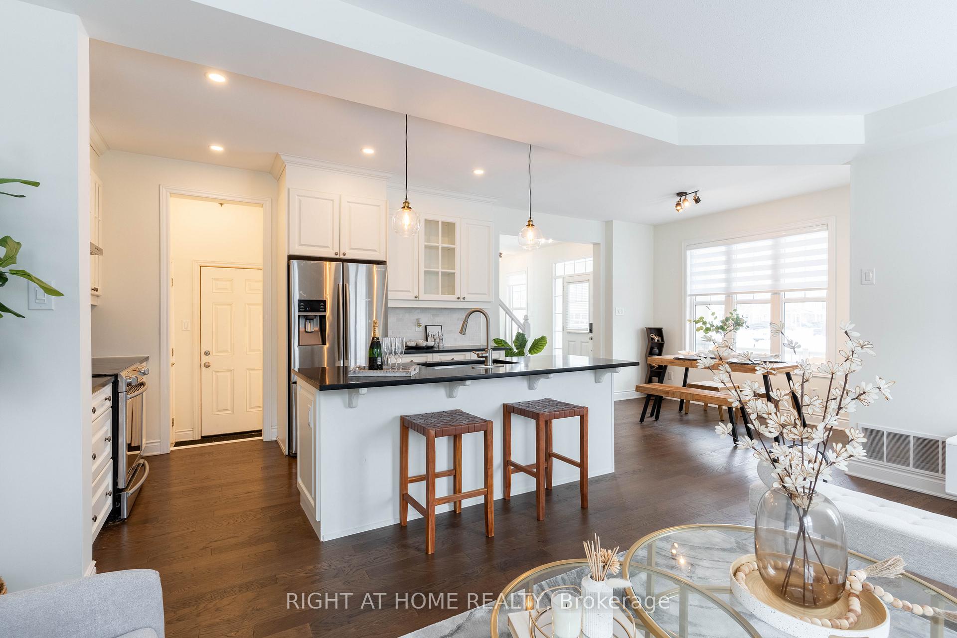 Photo 7 of 156 Cranesbill Road, Ottawa, Kanata - Emerald Meadows/Trailwest — HOMEH