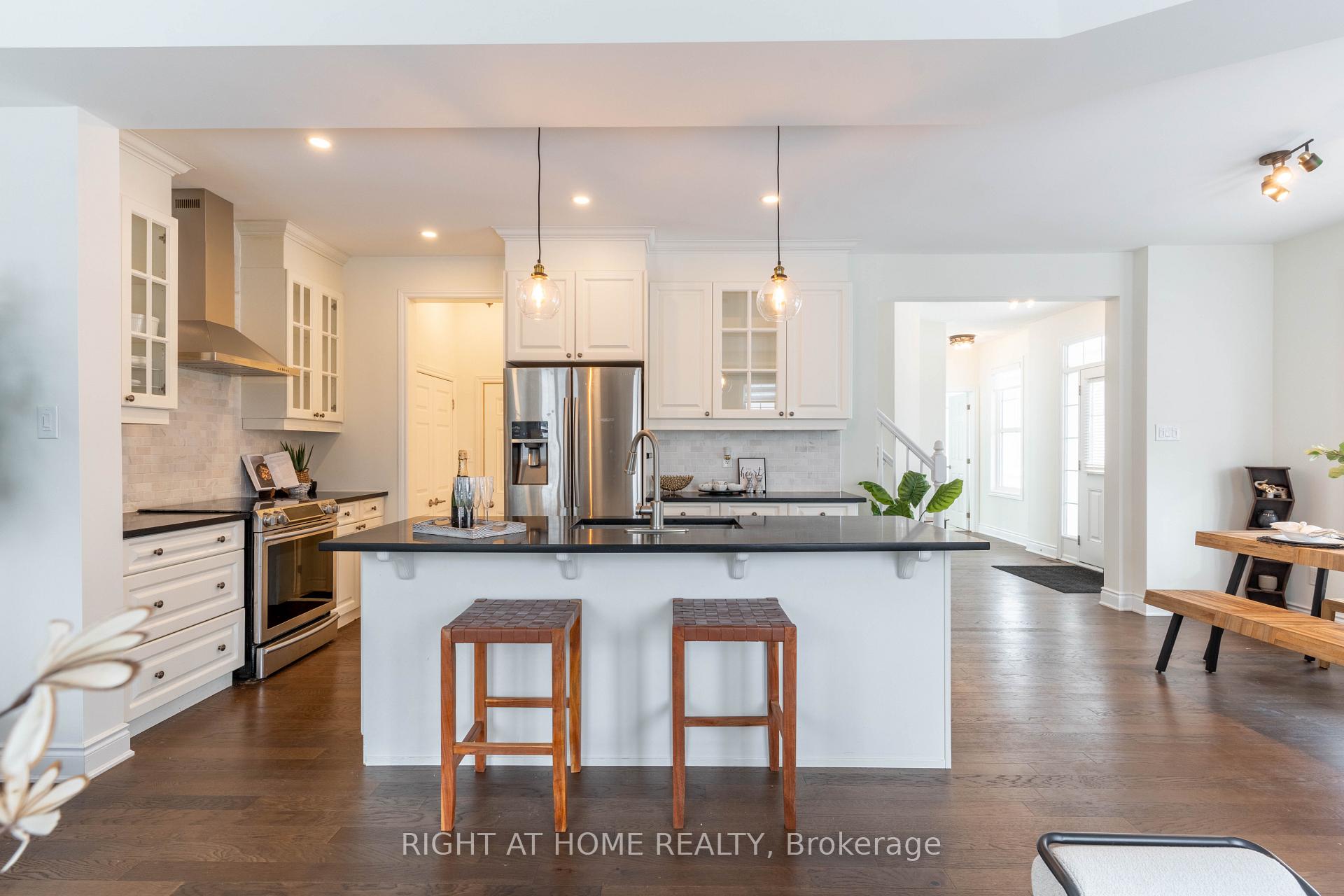 Photo 9 of 156 Cranesbill Road, Ottawa, Kanata - Emerald Meadows/Trailwest — HOMEH