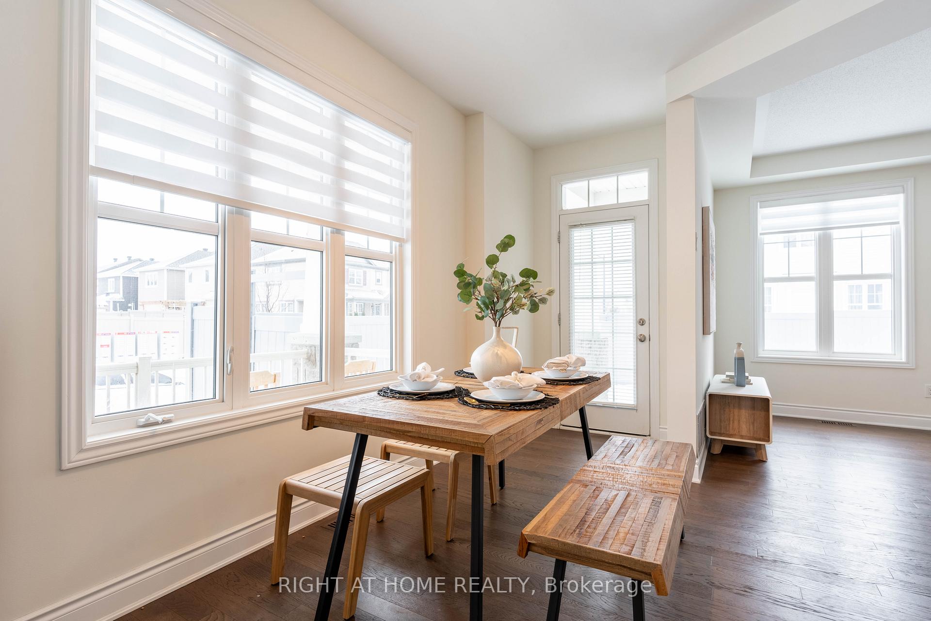 Photo 15 of 156 Cranesbill Road, Ottawa, Kanata - Emerald Meadows/Trailwest — HOMEH