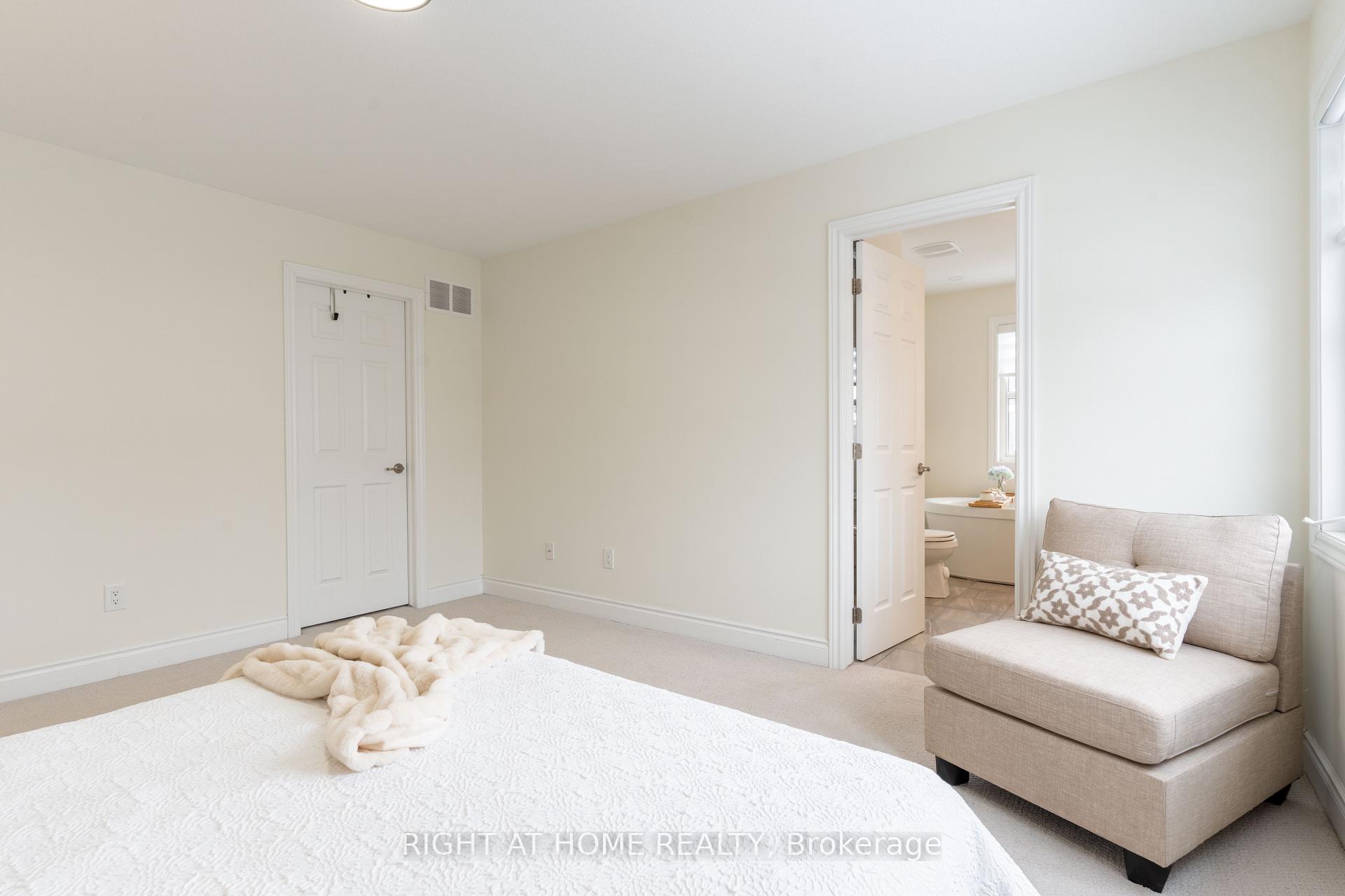 Photo 22 of 156 Cranesbill Road, Ottawa, Kanata - Emerald Meadows/Trailwest — HOMEH