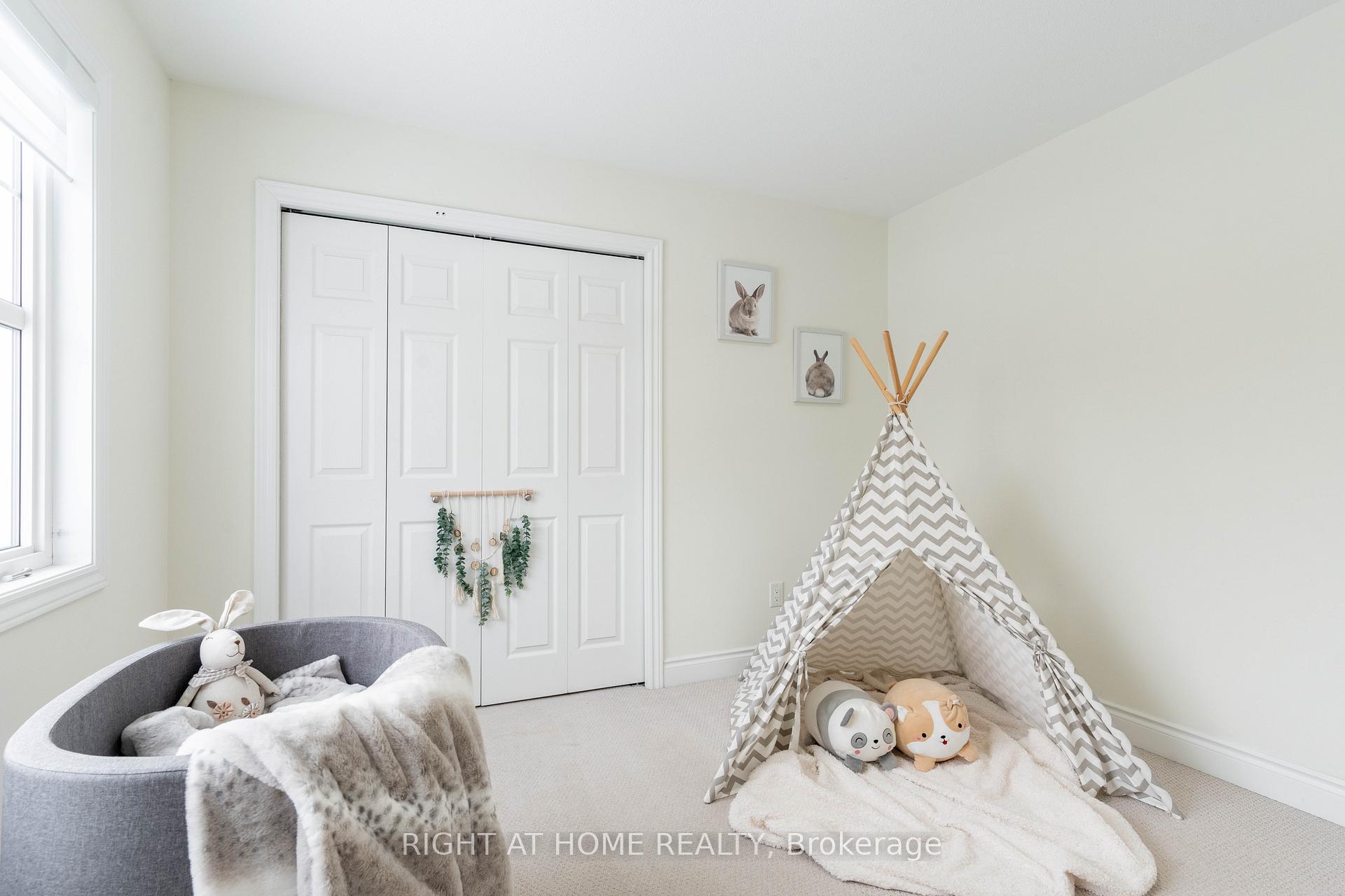 Photo 27 of 156 Cranesbill Road, Ottawa, Kanata - Emerald Meadows/Trailwest — HOMEH