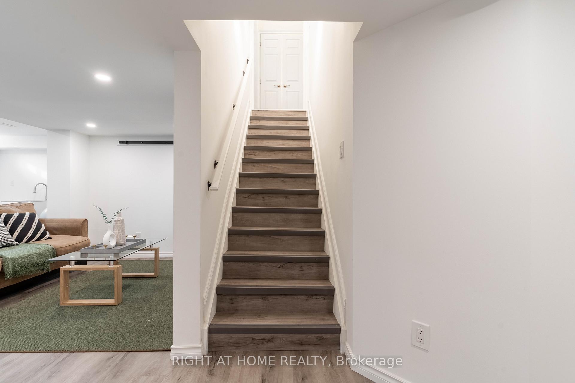 Photo 32 of 156 Cranesbill Road, Ottawa, Kanata - Emerald Meadows/Trailwest — HOMEH