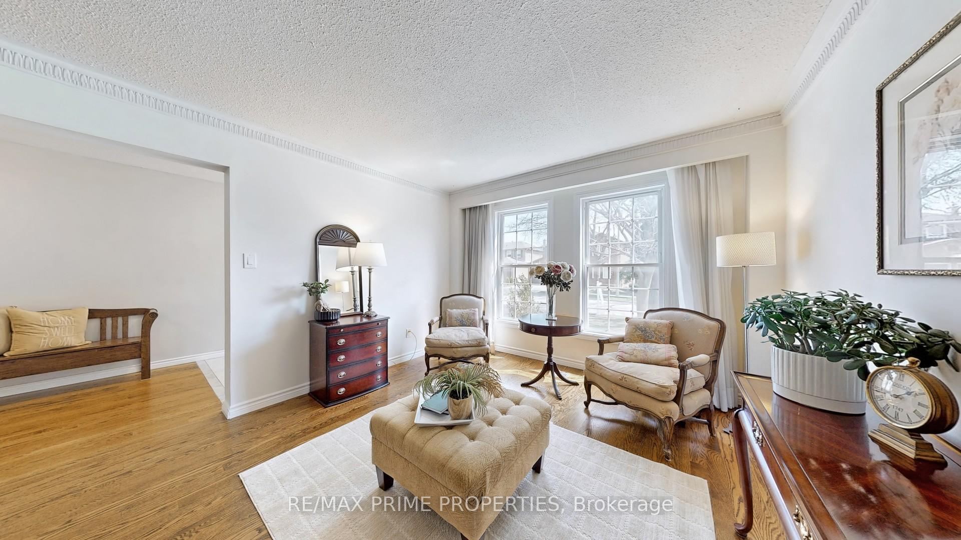 Photo 4 of 66 McCarty Crescent, Markham, Markham Village — HOMEH