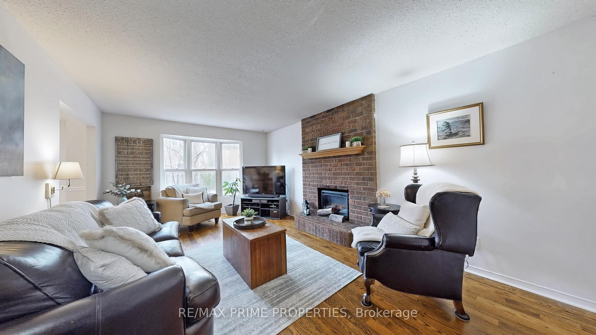 Photo 7 of 66 McCarty Crescent, Markham, Markham Village — HOMEH