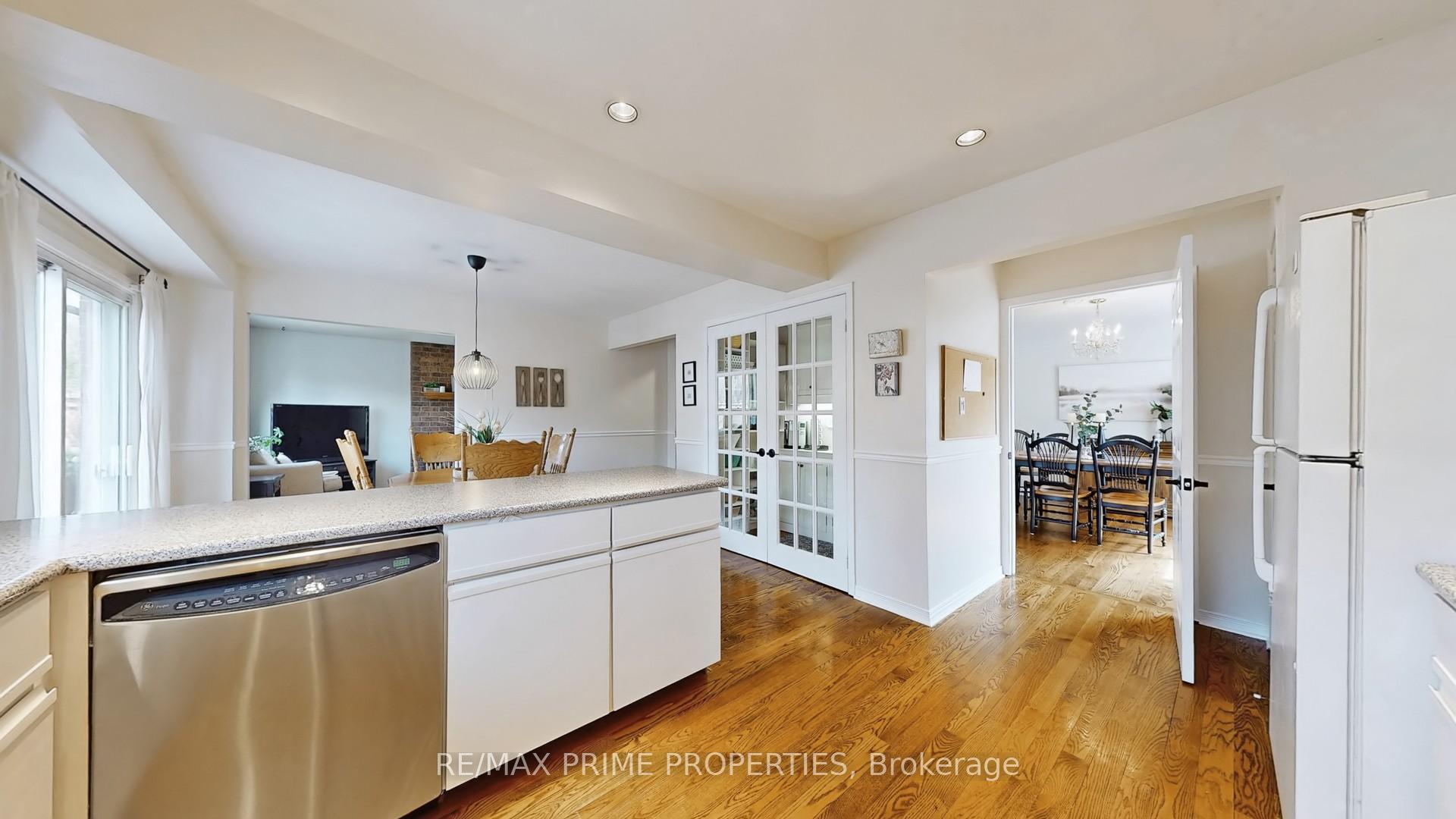 Photo 12 of 66 McCarty Crescent, Markham, Markham Village — HOMEH