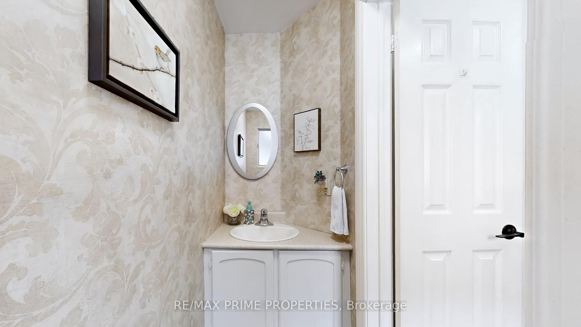 Photo 17 of 66 McCarty Crescent, Markham, Markham Village — HOMEH