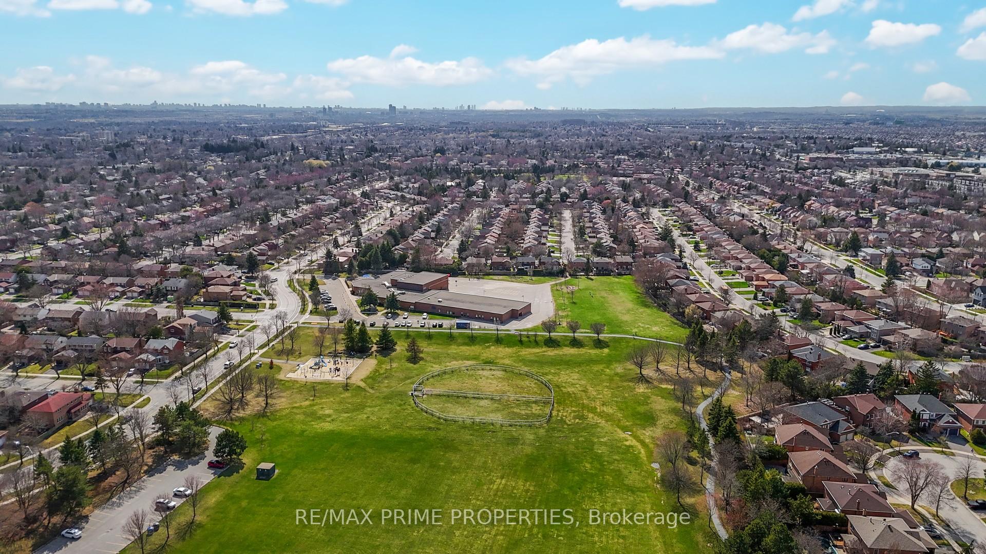 Photo 48 of 66 McCarty Crescent, Markham, Markham Village — HOMEH