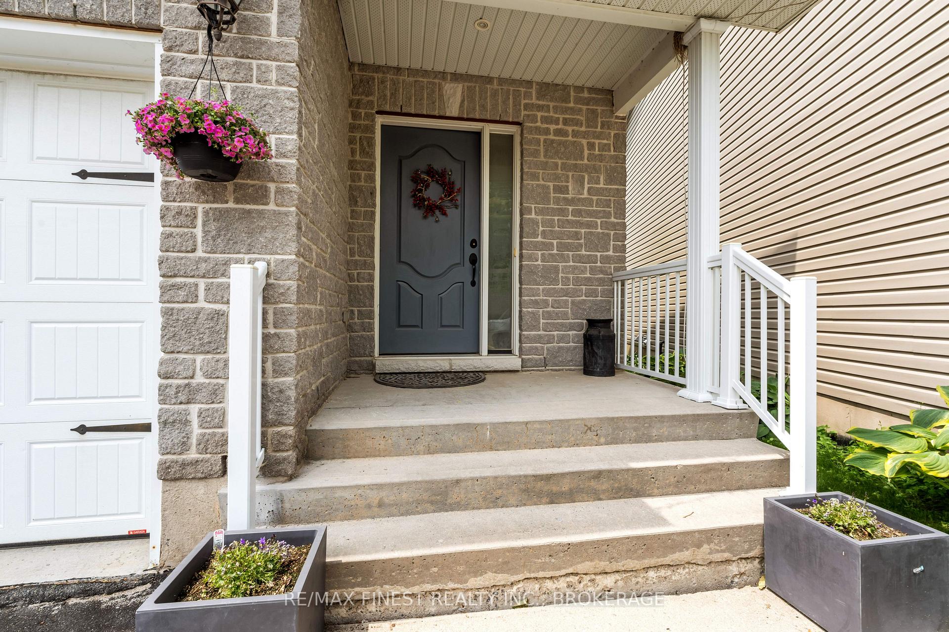 Photo 3 of 728 Margaret Way, Kingston, Kingston East (Incl Barret Crt) — HOMEH