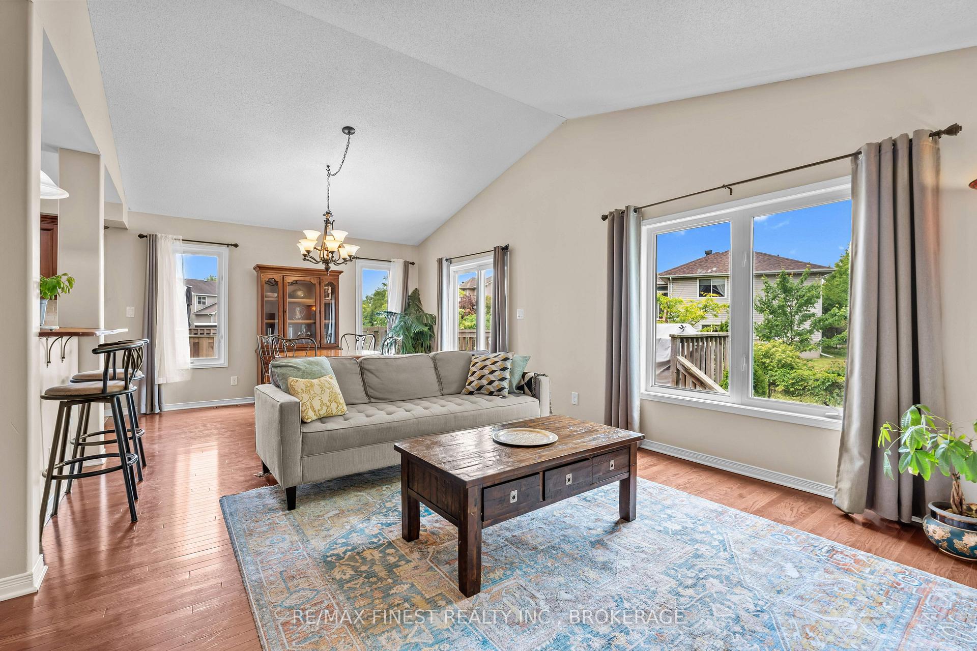 Photo 9 of 728 Margaret Way, Kingston, Kingston East (Incl Barret Crt) — HOMEH