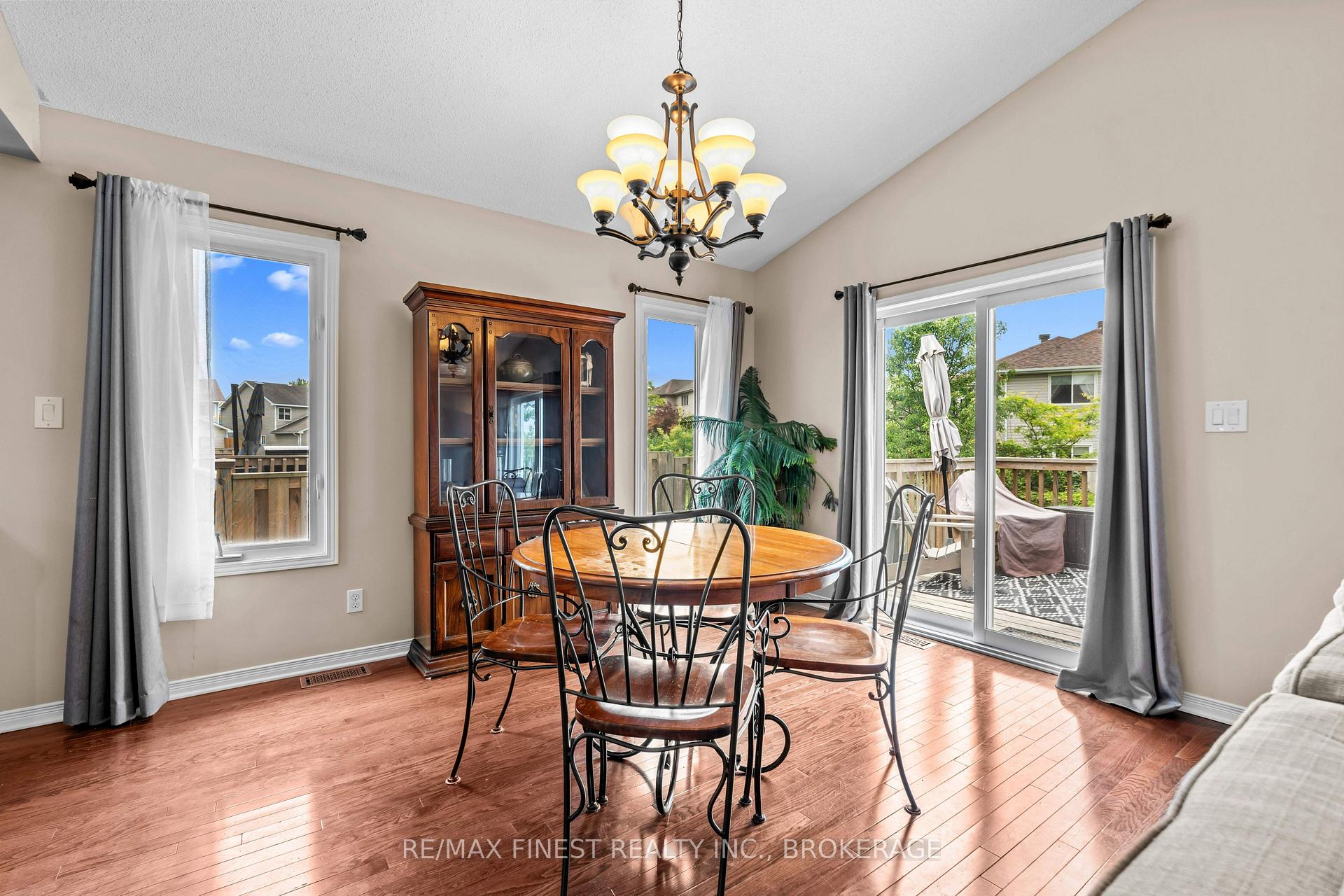 Photo 11 of 728 Margaret Way, Kingston, Kingston East (Incl Barret Crt) — HOMEH