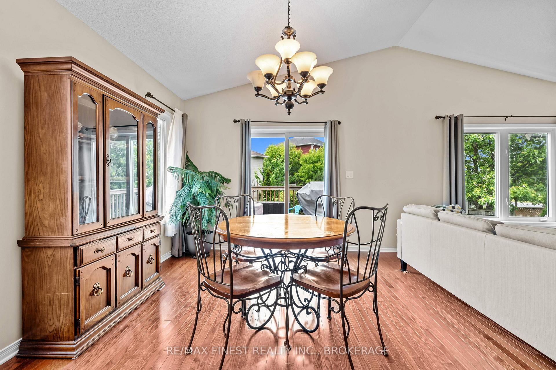 Photo 12 of 728 Margaret Way, Kingston, Kingston East (Incl Barret Crt) — HOMEH