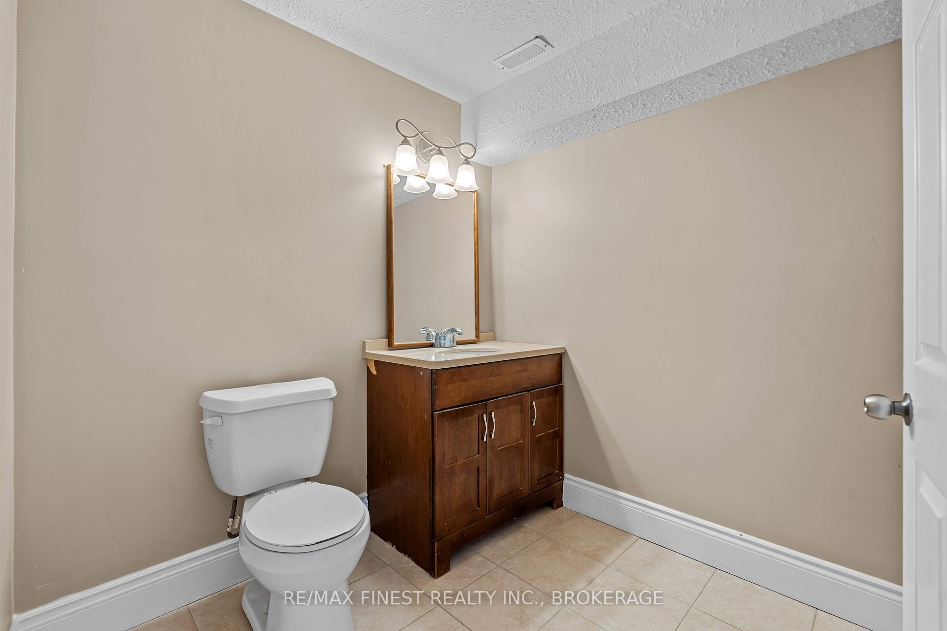 Photo 37 of 728 Margaret Way, Kingston, Kingston East (Incl Barret Crt) — HOMEH
