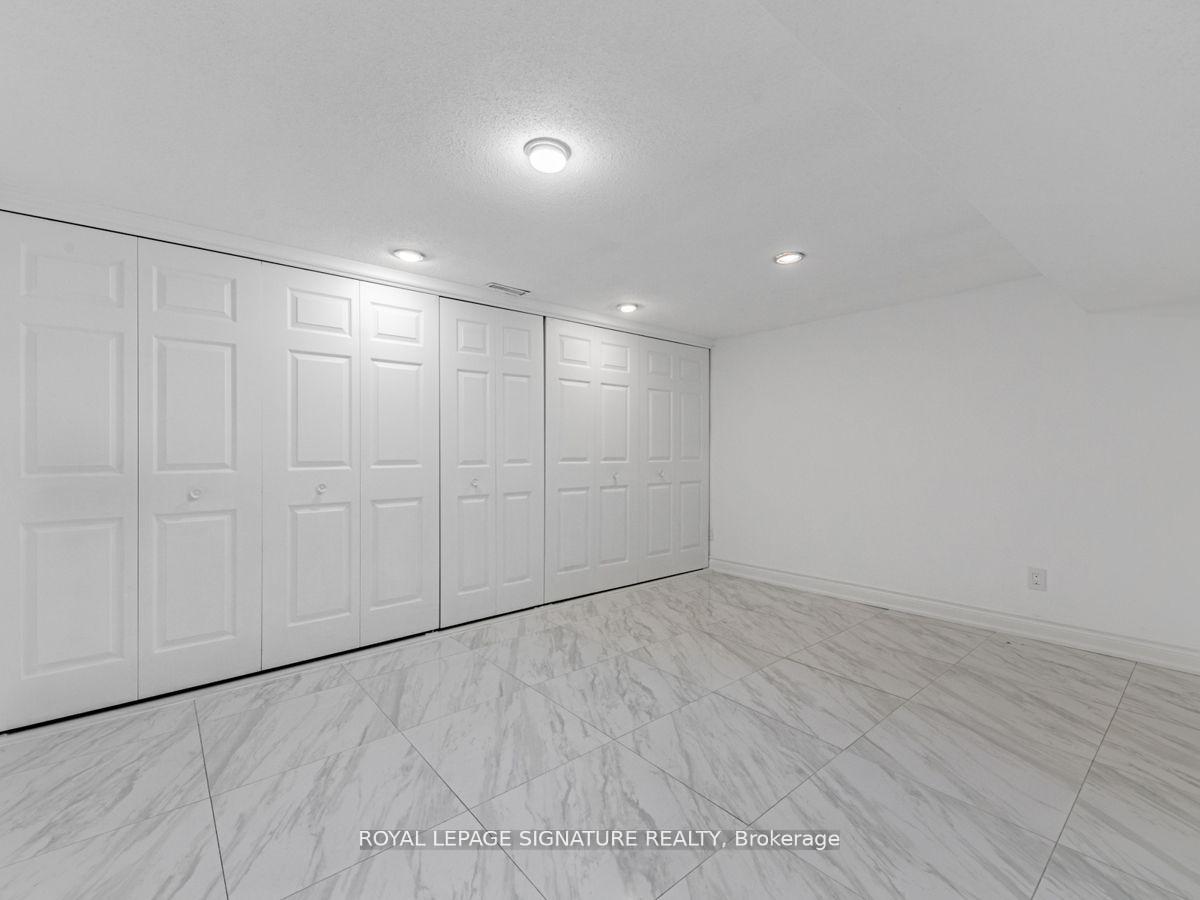 Photo 5 of 71 Innisbrook (Lower) Crescent, Markham, Aileen-Willowbrook — HOMEH