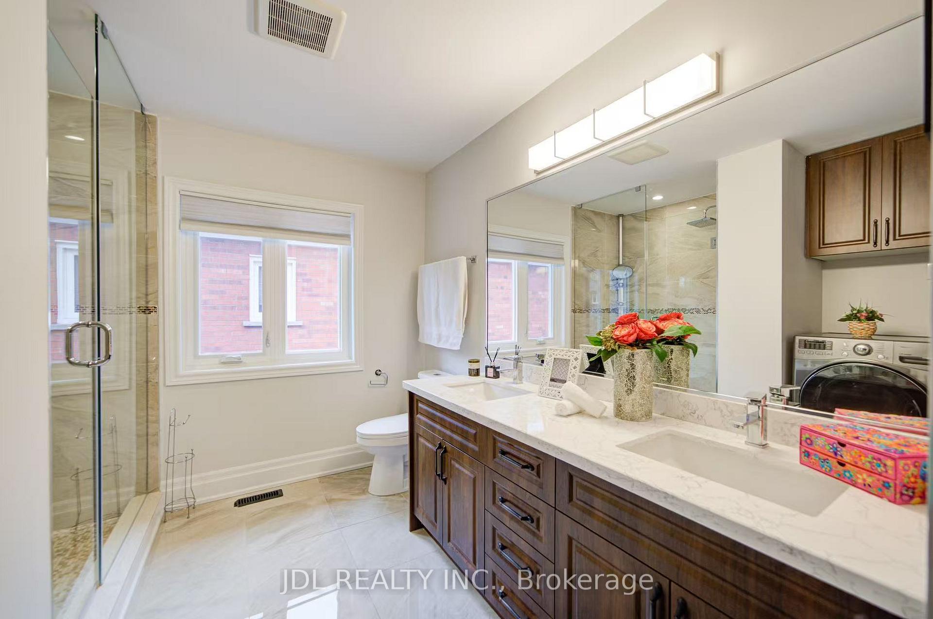 Photo 5 of Unit Room E, 3 Moses Crescent, Markham, Cachet — HOMEH