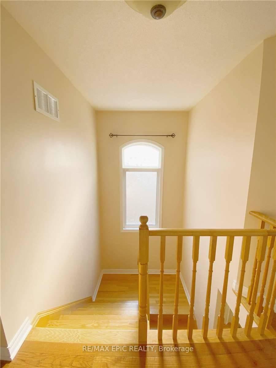 Photo 7 of 5 Markshire Road, Markham, Cachet — HOMEH
