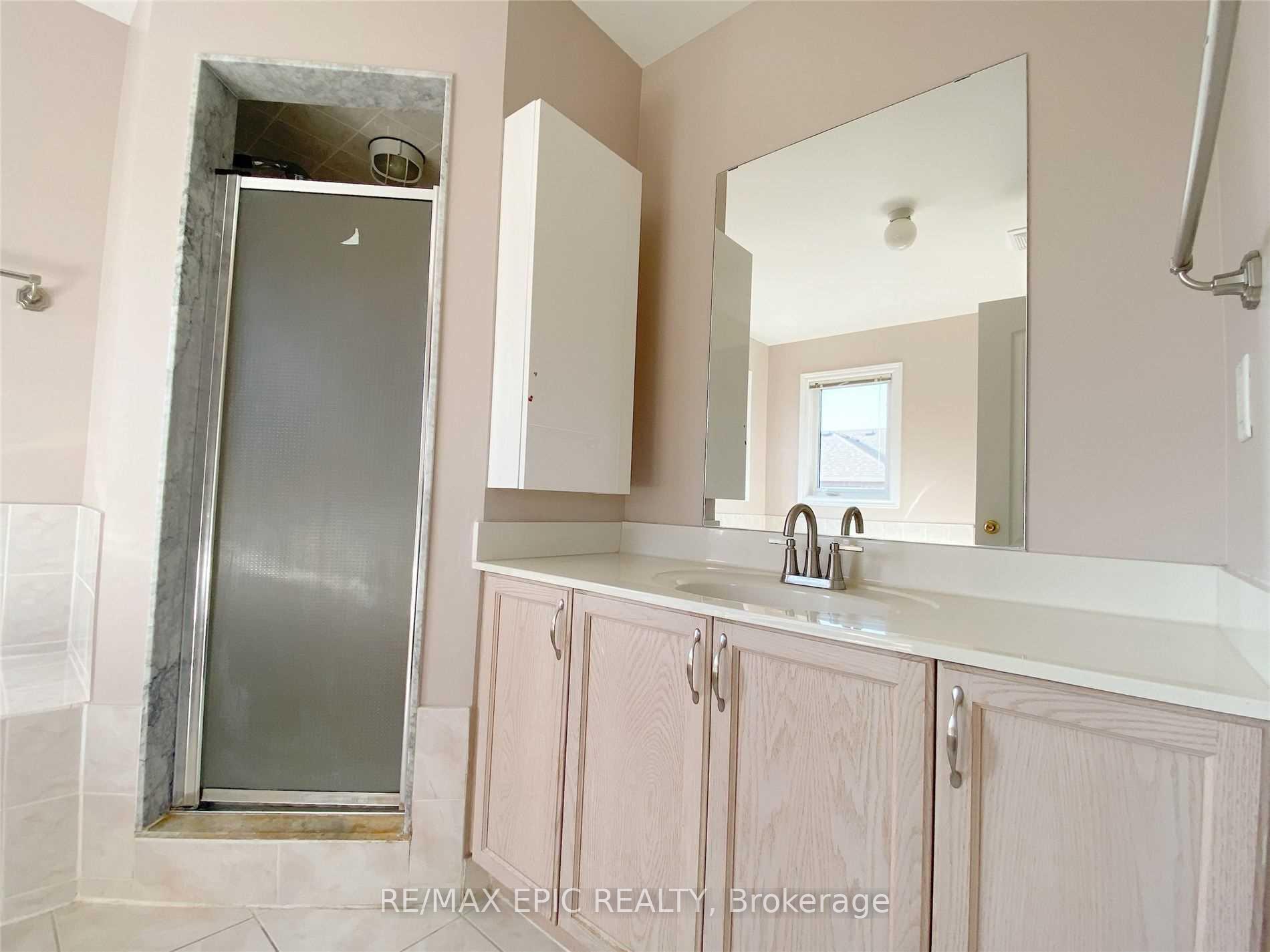 Photo 9 of 5 Markshire Road, Markham, Cachet — HOMEH