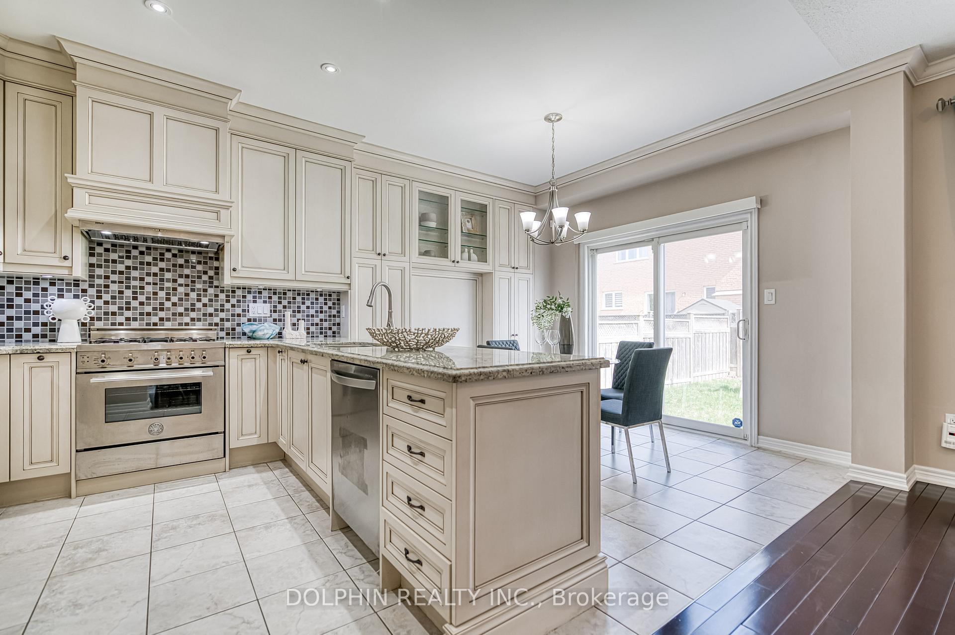Photo 27 of 83 Stonechurch Crescent, Markham, Box Grove — HOMEH