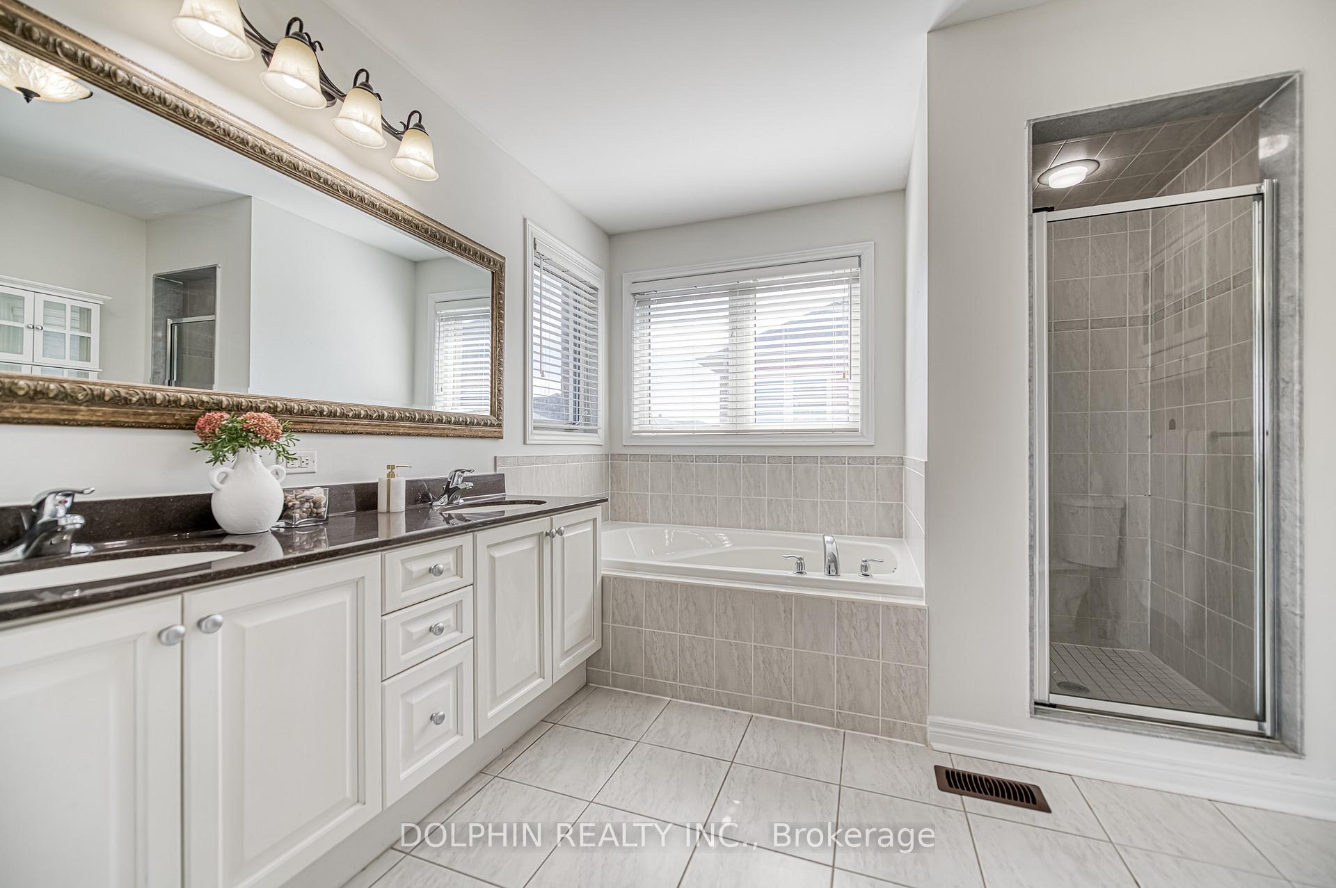 Photo 32 of 83 Stonechurch Crescent, Markham, Box Grove — HOMEH