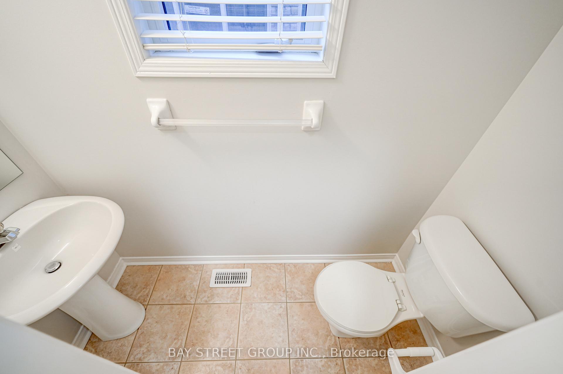 Photo 6 of 52 Cynthia Jean Street, Markham, Berczy — HOMEH