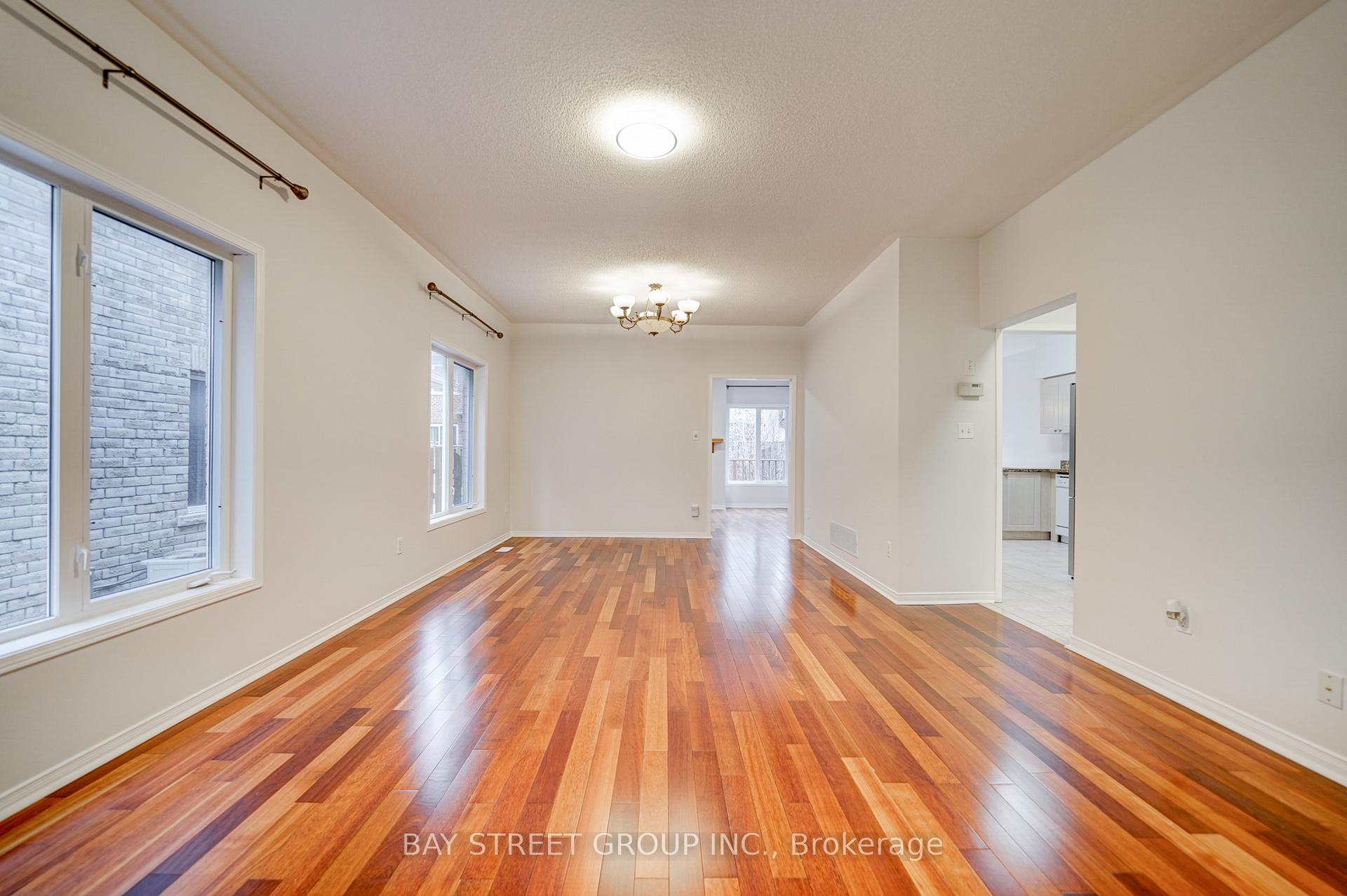 Photo 9 of 52 Cynthia Jean Street, Markham, Berczy — HOMEH