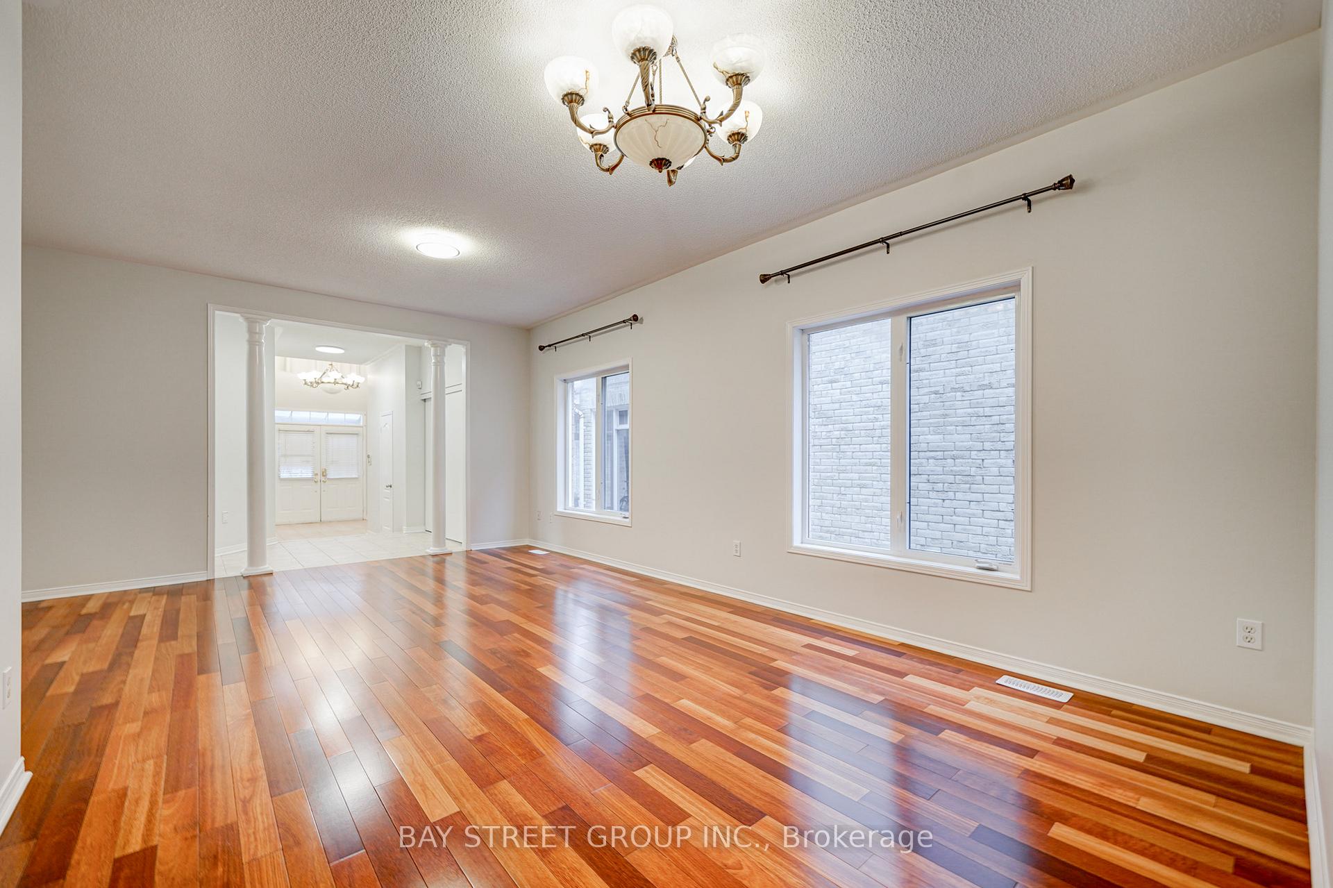 Photo 12 of 52 Cynthia Jean Street, Markham, Berczy — HOMEH