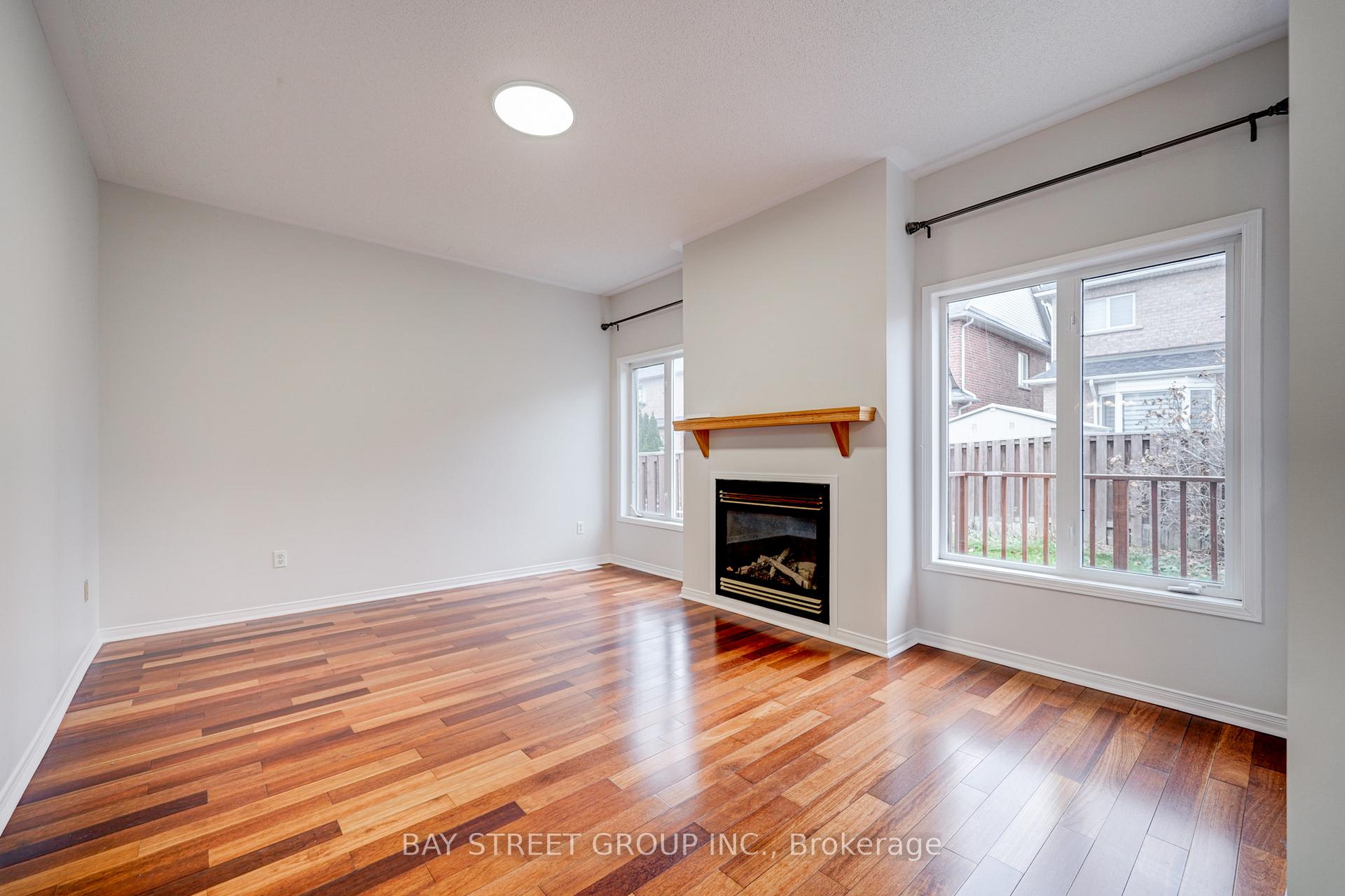 Photo 13 of 52 Cynthia Jean Street, Markham, Berczy — HOMEH